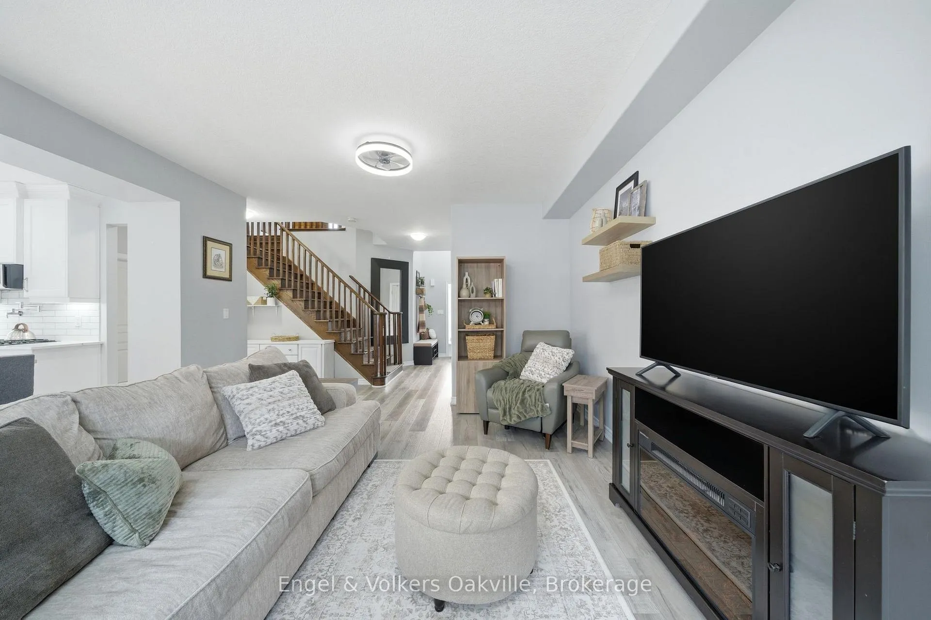 Photo 12 of 115 Pumpkin Pass, Hamilton, Binbrook — HOMEH