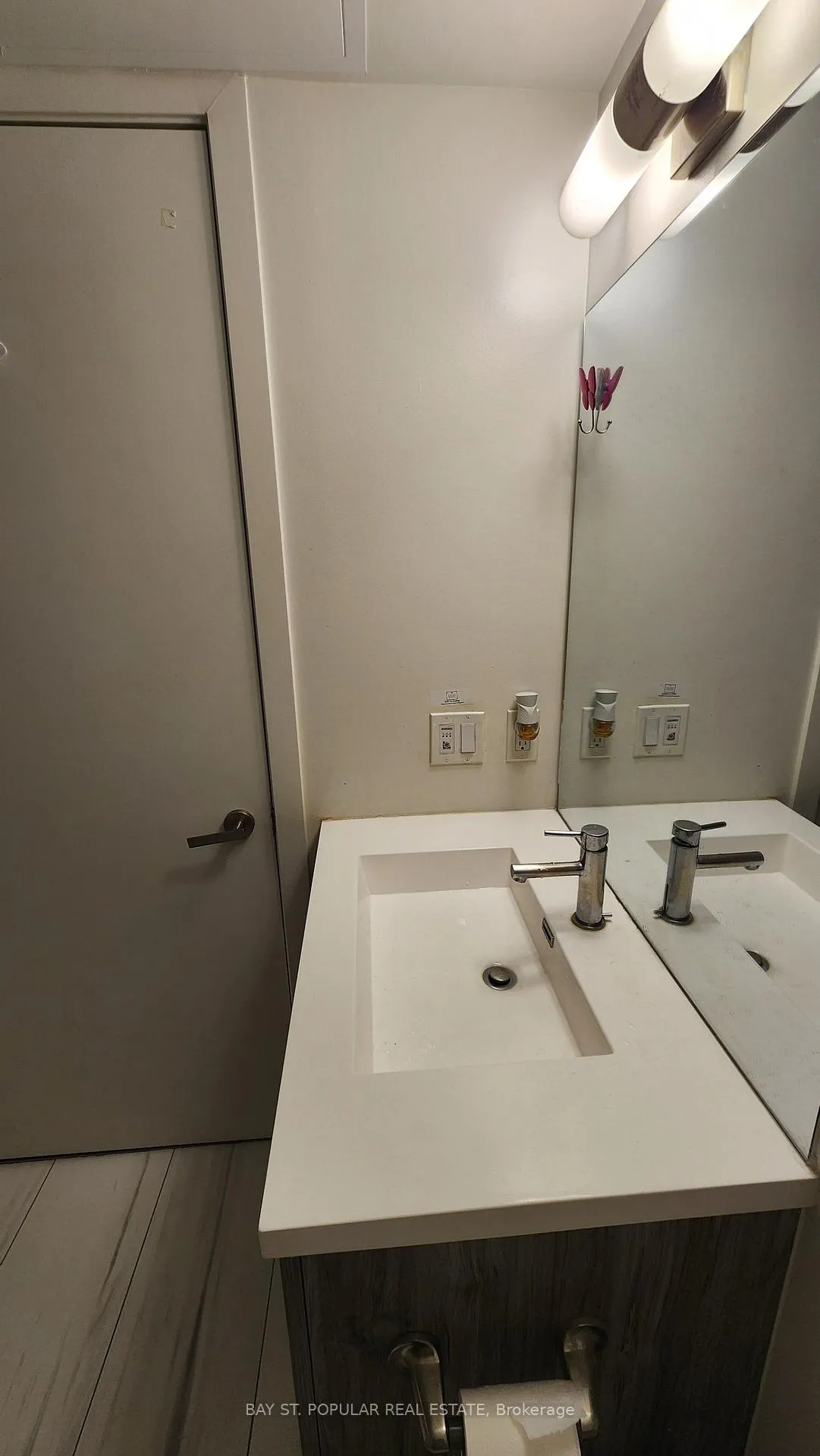 Photo 9 of Unit 1705, 138 Downes Street, Toronto, Waterfront Communities — HOMEH
