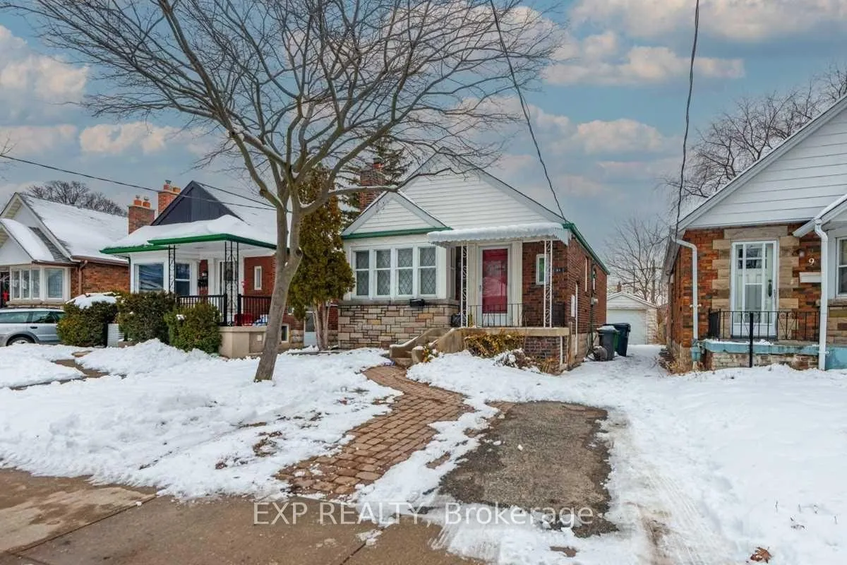 Front of 11 Fairside Avenue