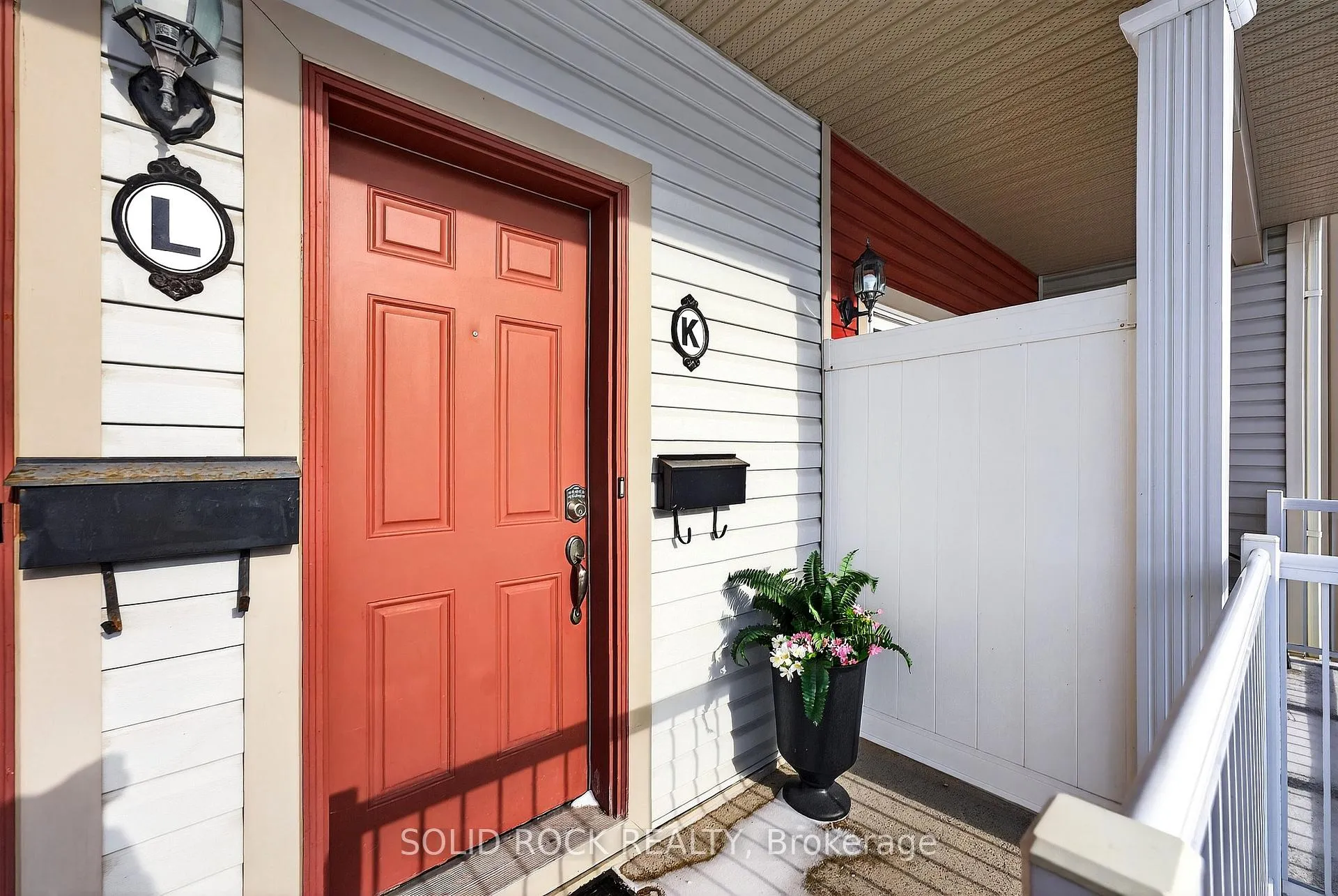 Photo 3 of Unit K, 101 Artesa Private, Ottawa, Kanata - Emerald Meadows/Trailwest — HOMEH