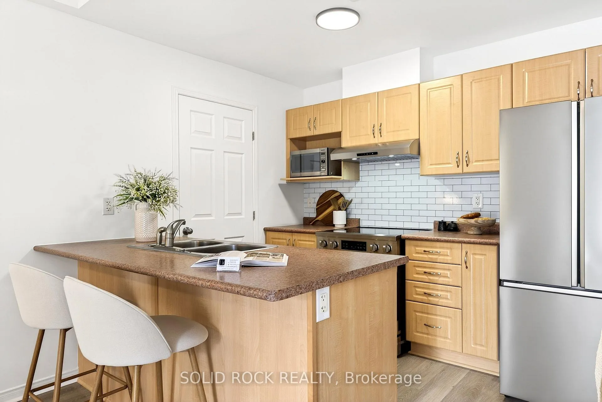 Photo 6 of Unit K, 101 Artesa Private, Ottawa, Kanata - Emerald Meadows/Trailwest — HOMEH