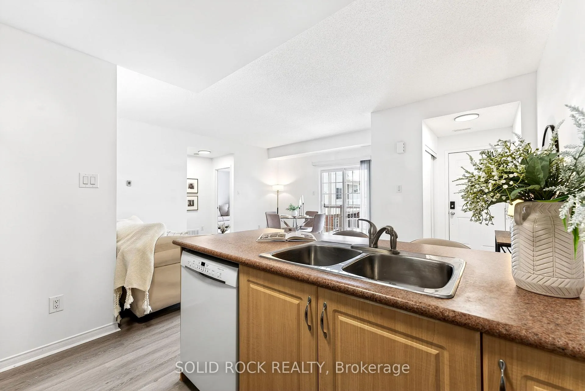 Photo 23 of Unit K, 101 Artesa Private, Ottawa, Kanata - Emerald Meadows/Trailwest — HOMEH