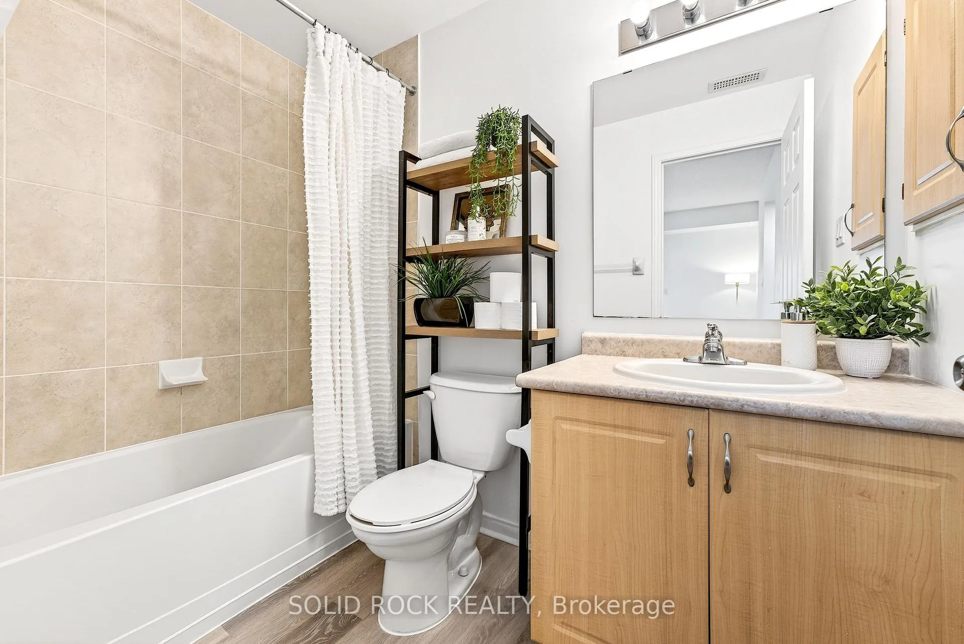 Photo 33 of Unit K, 101 Artesa Private, Ottawa, Kanata - Emerald Meadows/Trailwest — HOMEH