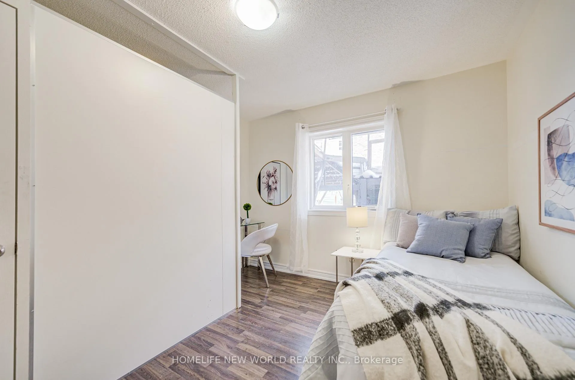 Photo 8 of 25 Spiv Grove Way, Markham, Greensborough — HOMEH