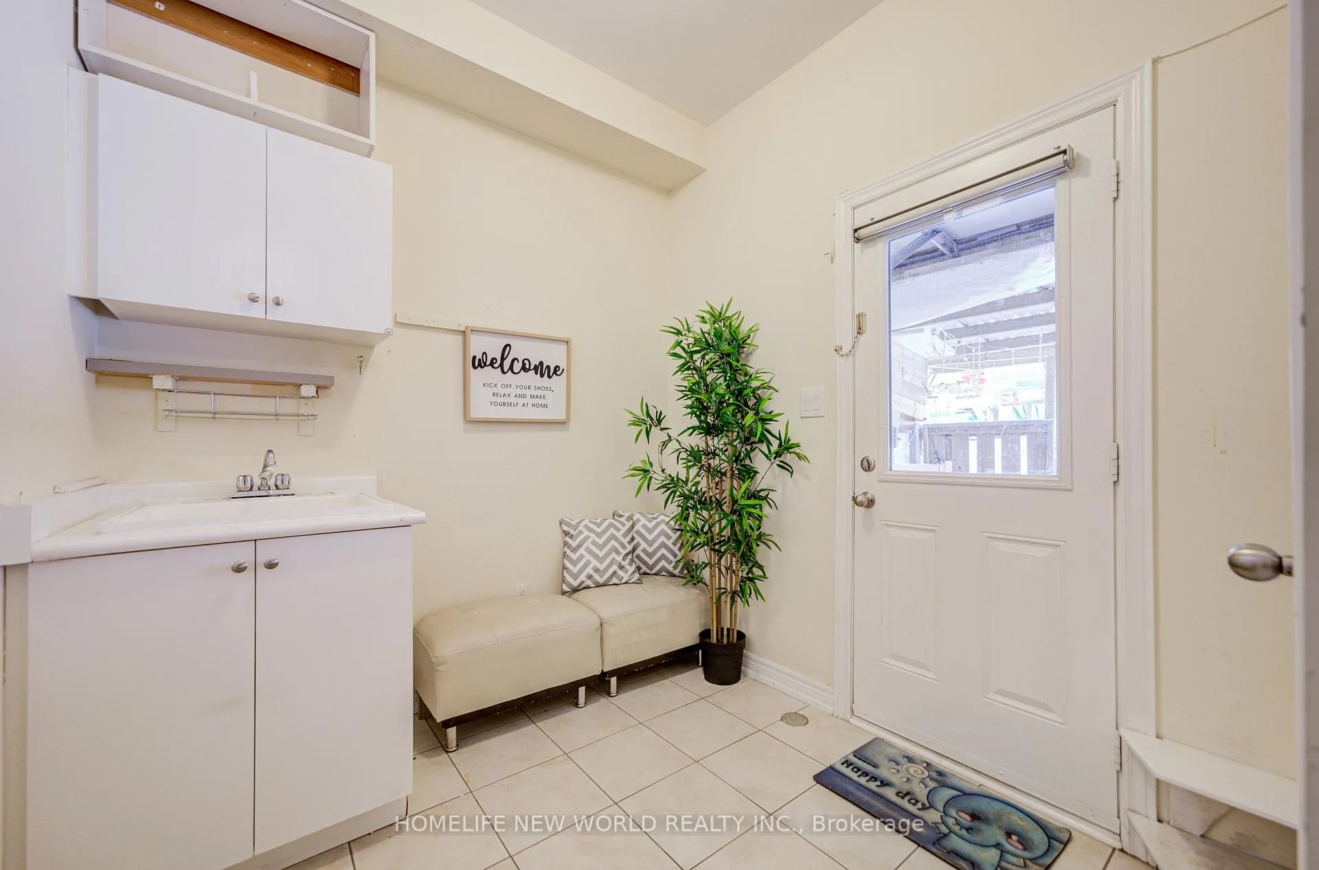 Photo 10 of 25 Spiv Grove Way, Markham, Greensborough — HOMEH