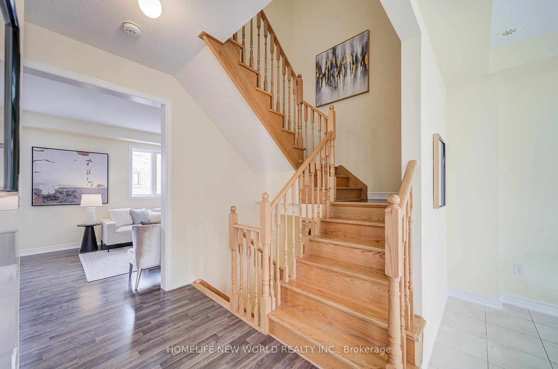 Photo 12 of 25 Spiv Grove Way, Markham, Greensborough — HOMEH