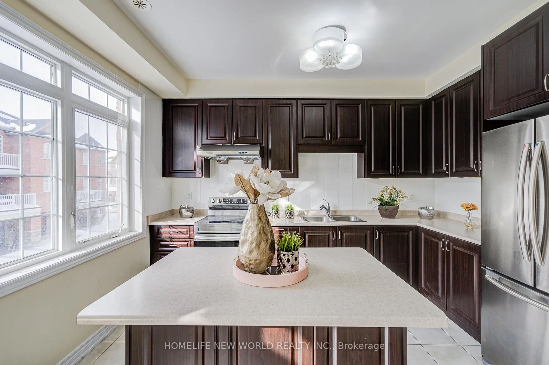 Photo 26 of 25 Spiv Grove Way, Markham, Greensborough — HOMEH