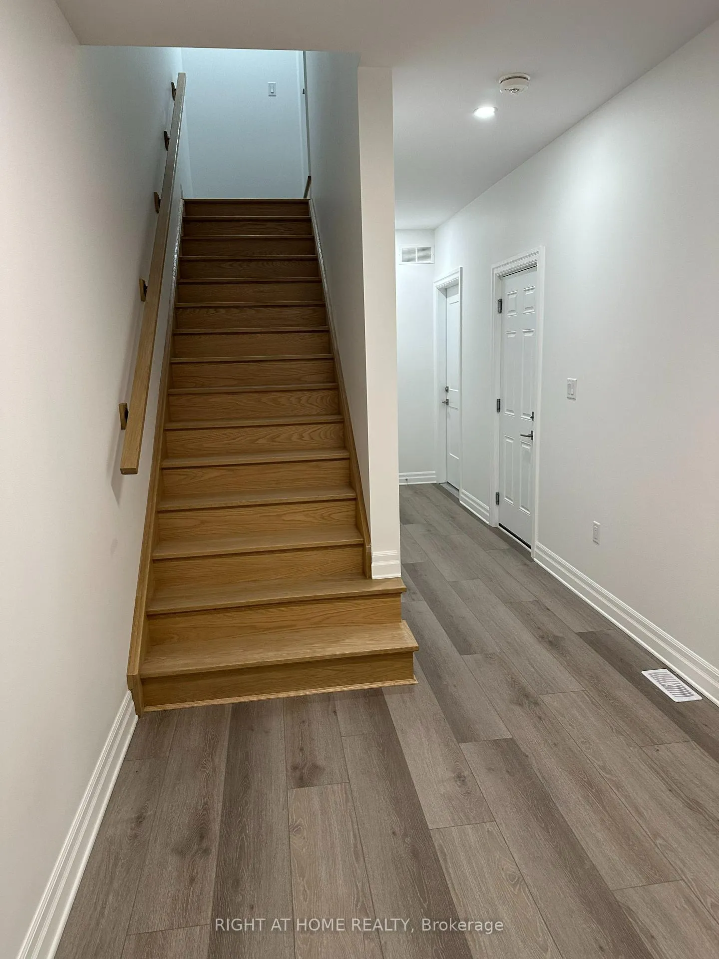 Photo 8 of Unit Upper, 7491 Marvel Drive, Niagara Falls, Brown — HOMEH