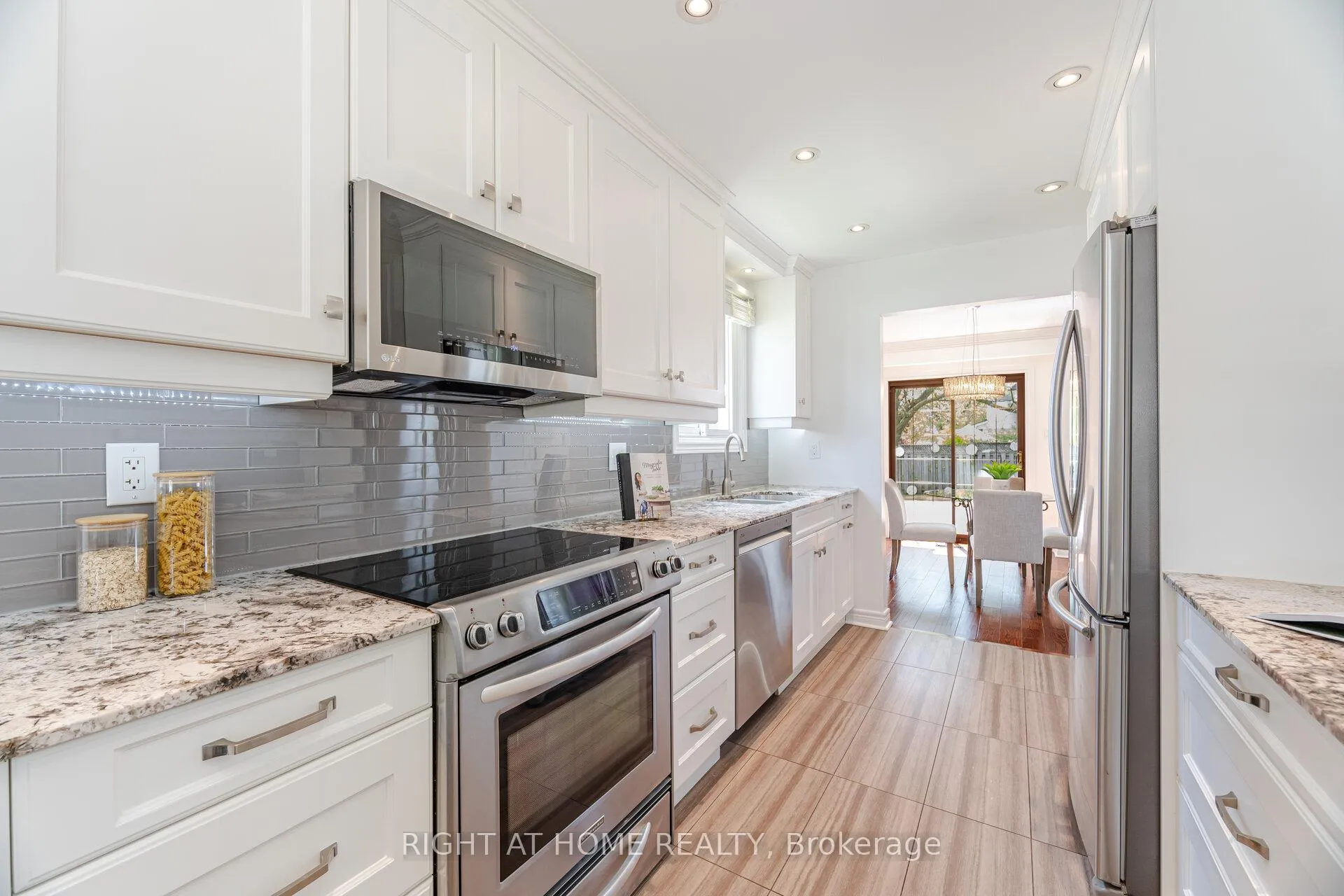 Photo 2 of 6 Winterfold Drive, Brampton, Madoc — HOMEH