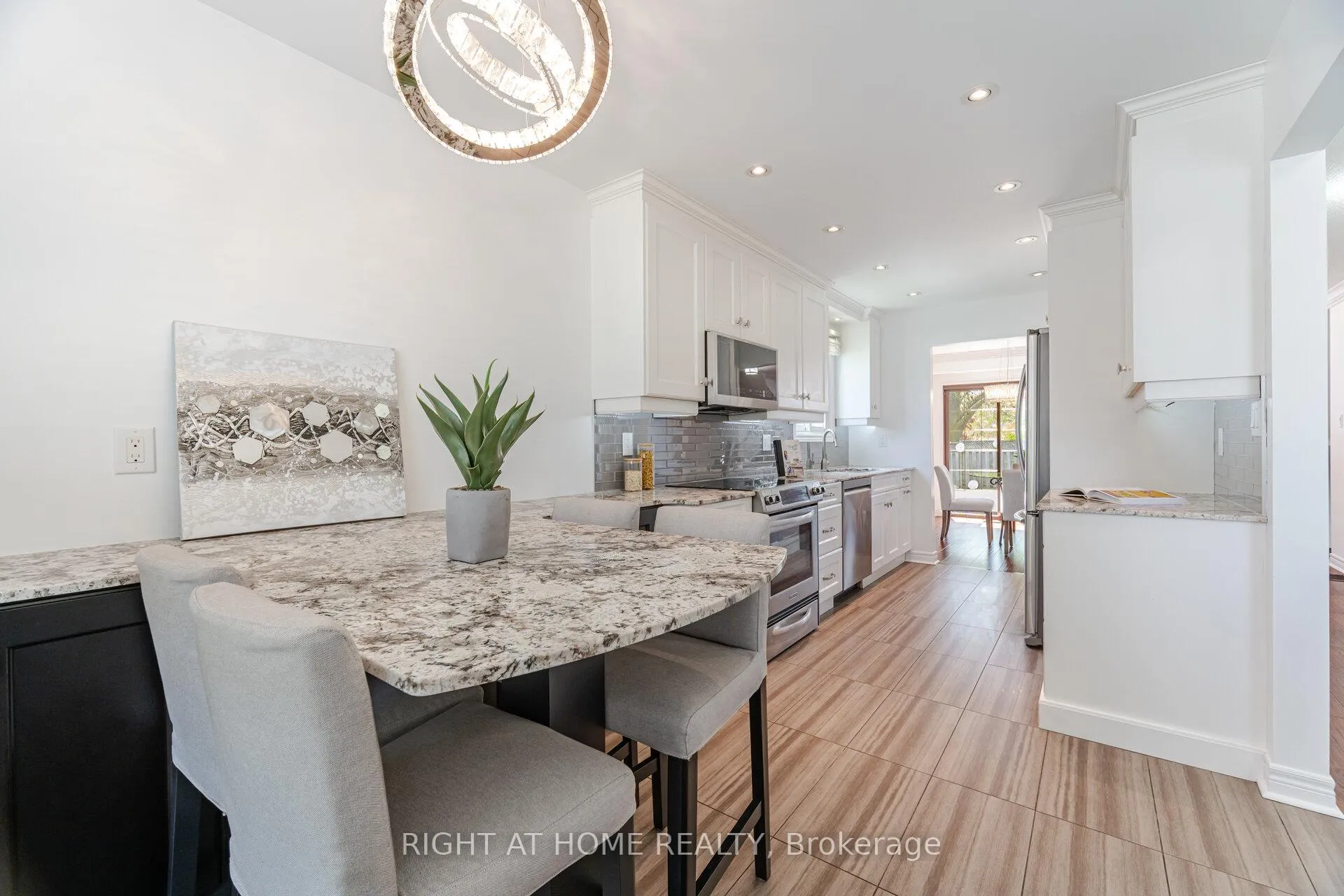 Photo 6 of 6 Winterfold Drive, Brampton, Madoc — HOMEH