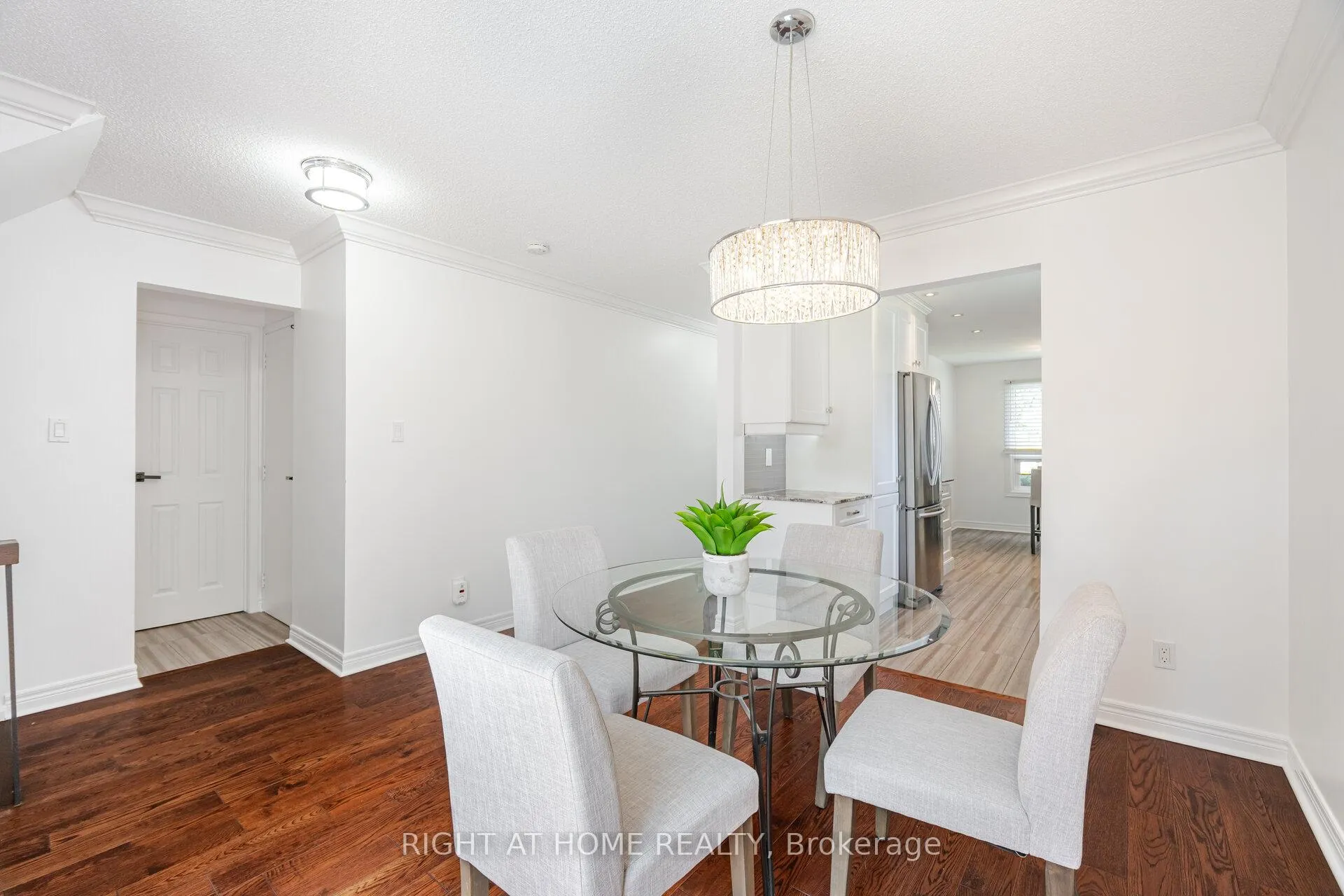 Photo 9 of 6 Winterfold Drive, Brampton, Madoc — HOMEH
