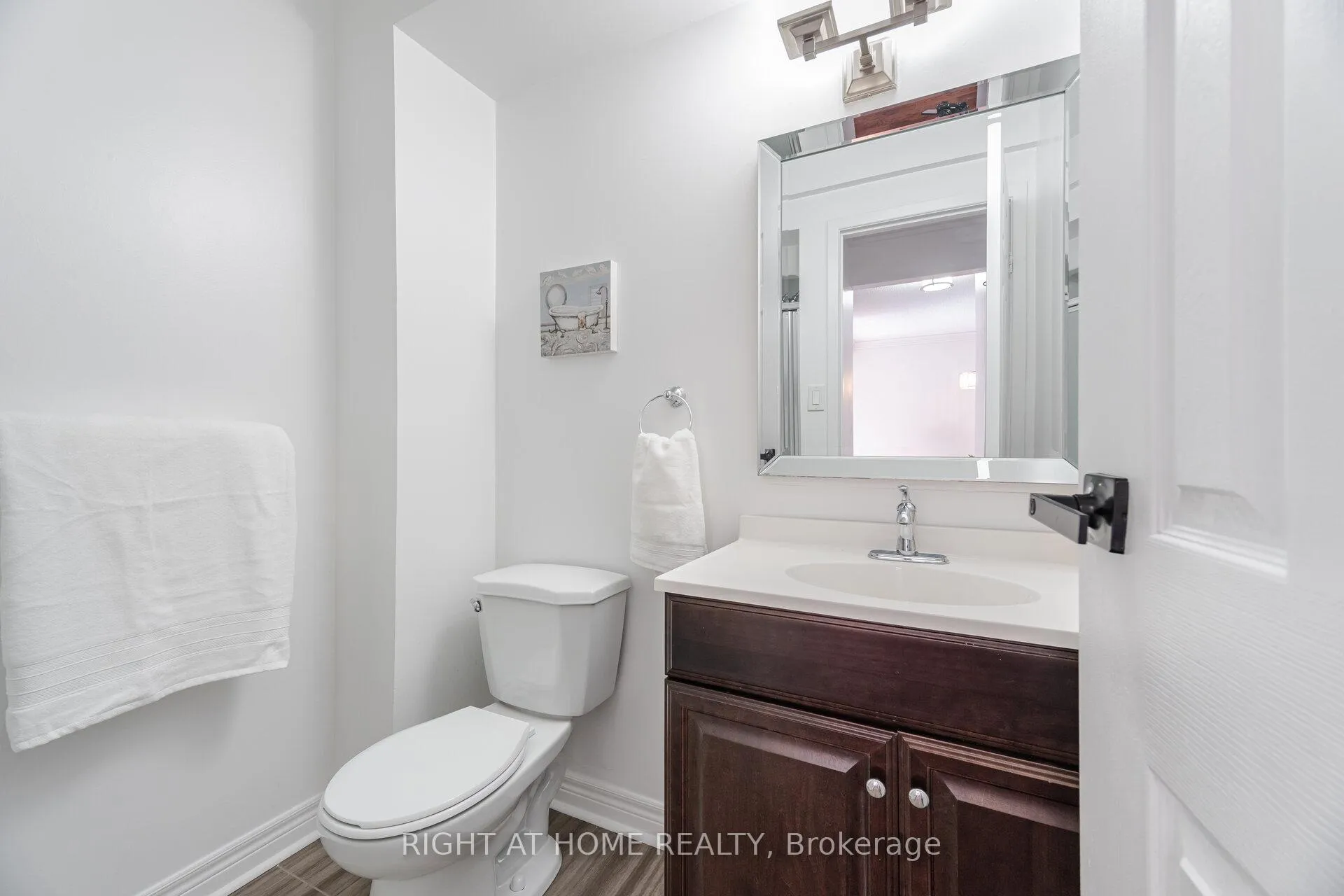 Photo 10 of 6 Winterfold Drive, Brampton, Madoc — HOMEH