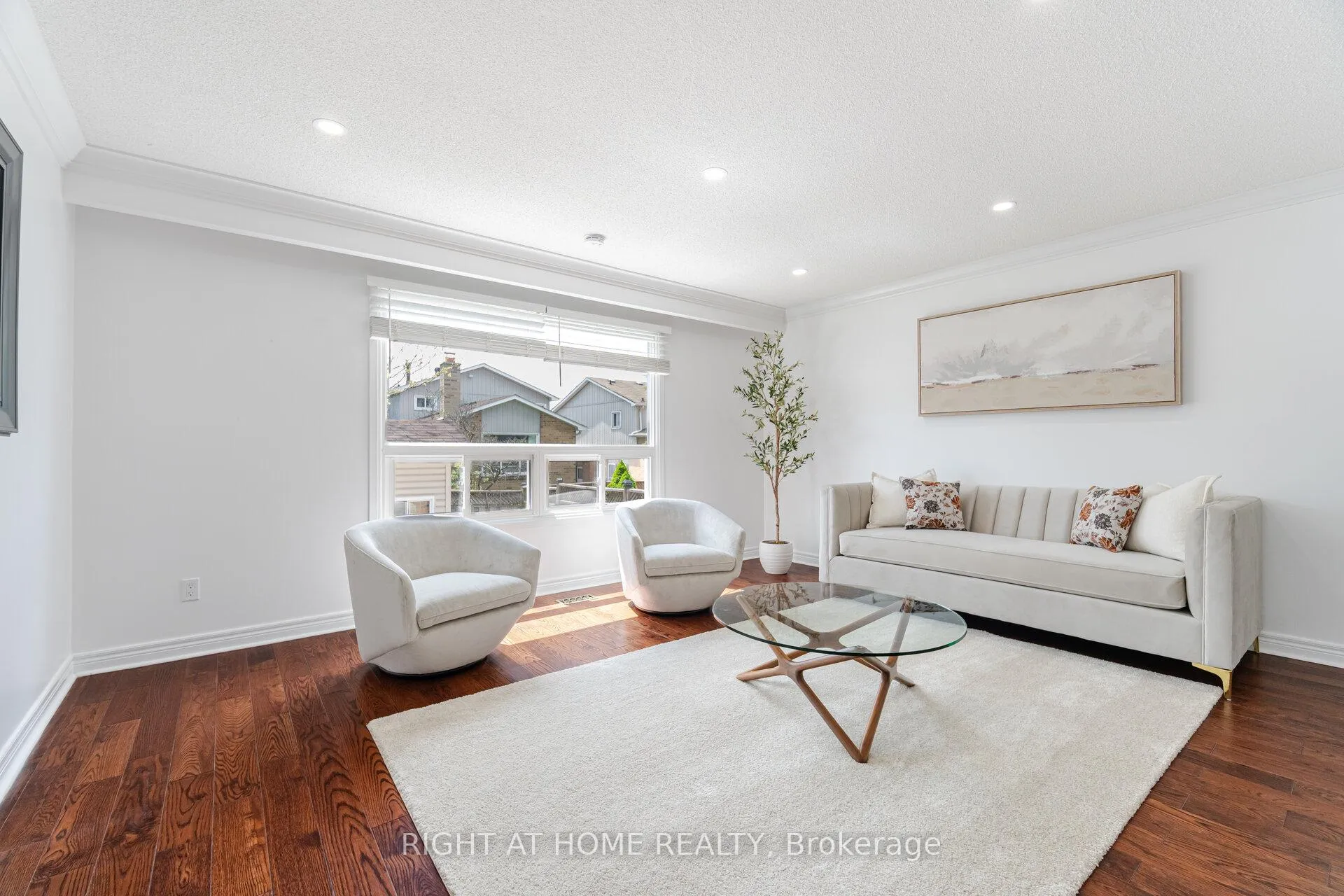 Photo 14 of 6 Winterfold Drive, Brampton, Madoc — HOMEH