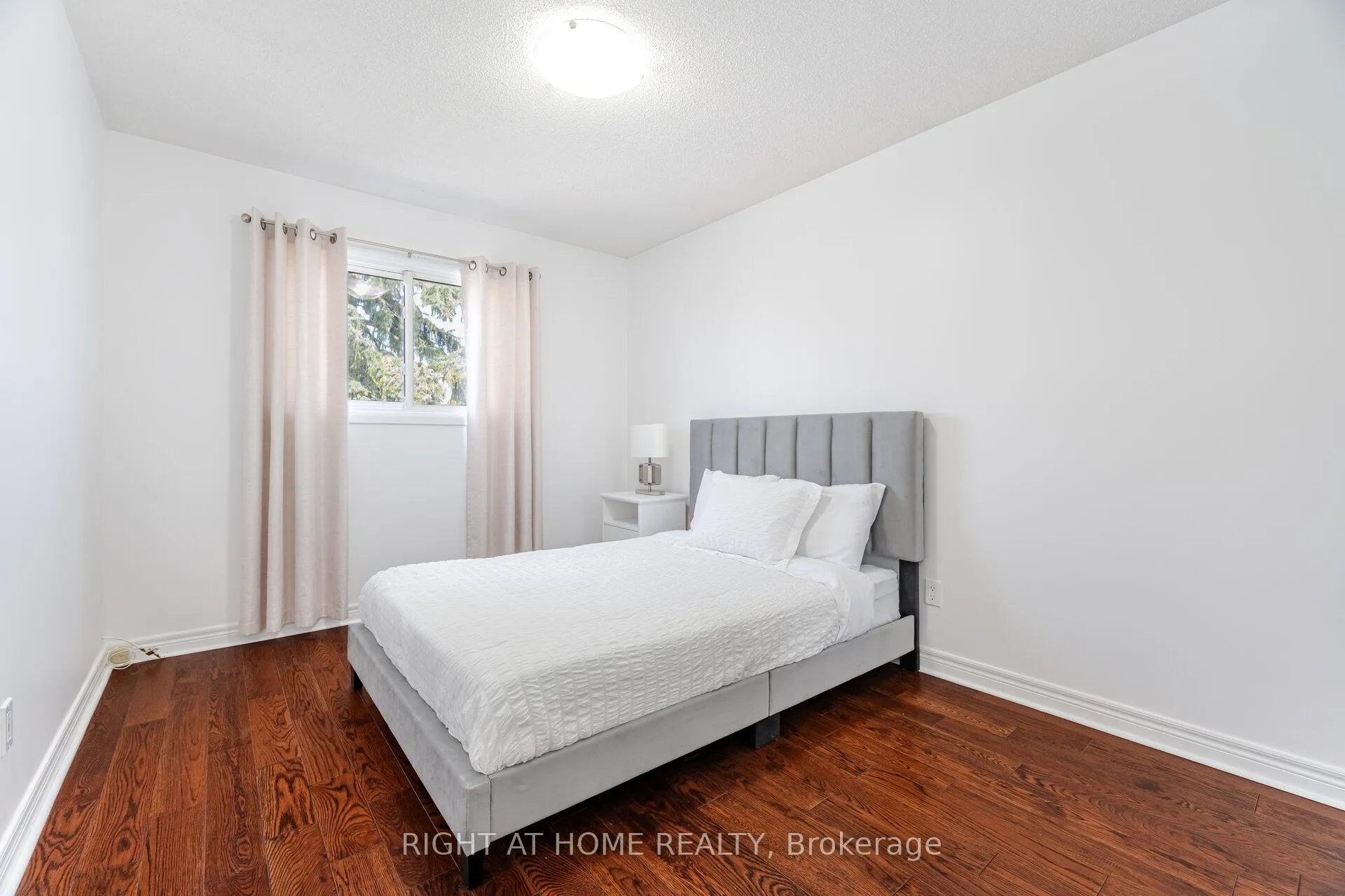 Photo 22 of 6 Winterfold Drive, Brampton, Madoc — HOMEH