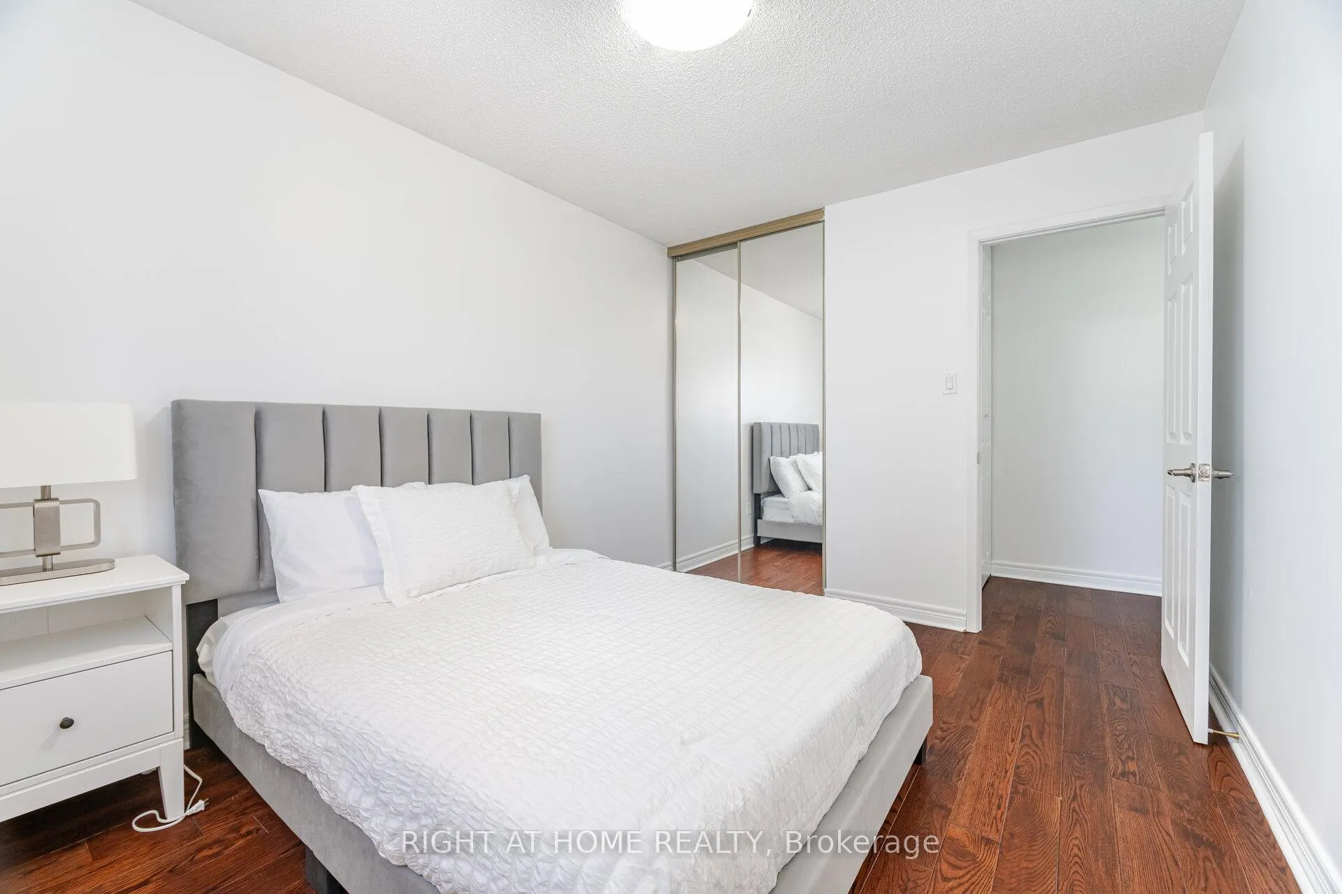 Photo 23 of 6 Winterfold Drive, Brampton, Madoc — HOMEH