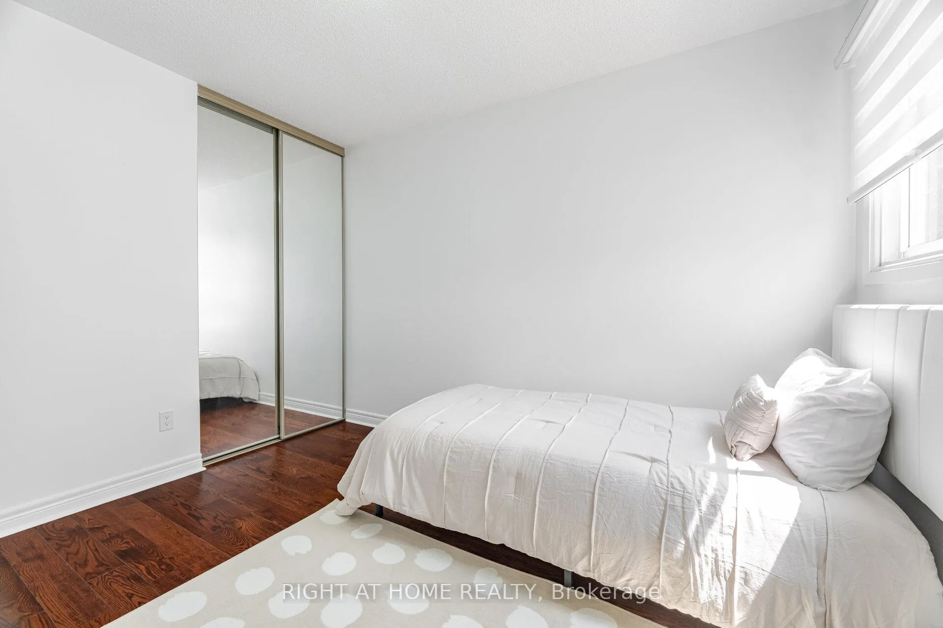 Photo 25 of 6 Winterfold Drive, Brampton, Madoc — HOMEH