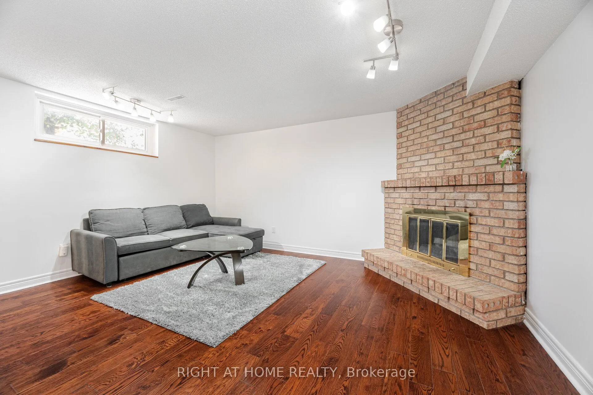 Photo 27 of 6 Winterfold Drive, Brampton, Madoc — HOMEH