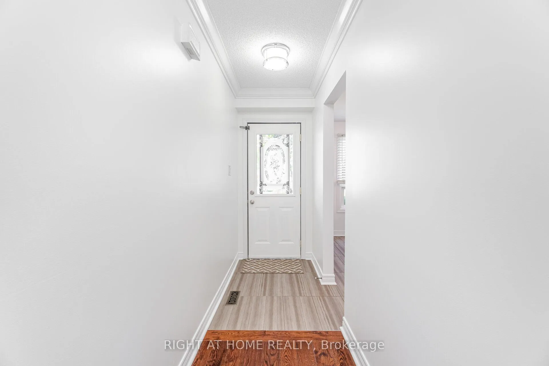 Photo 36 of 6 Winterfold Drive, Brampton, Madoc — HOMEH