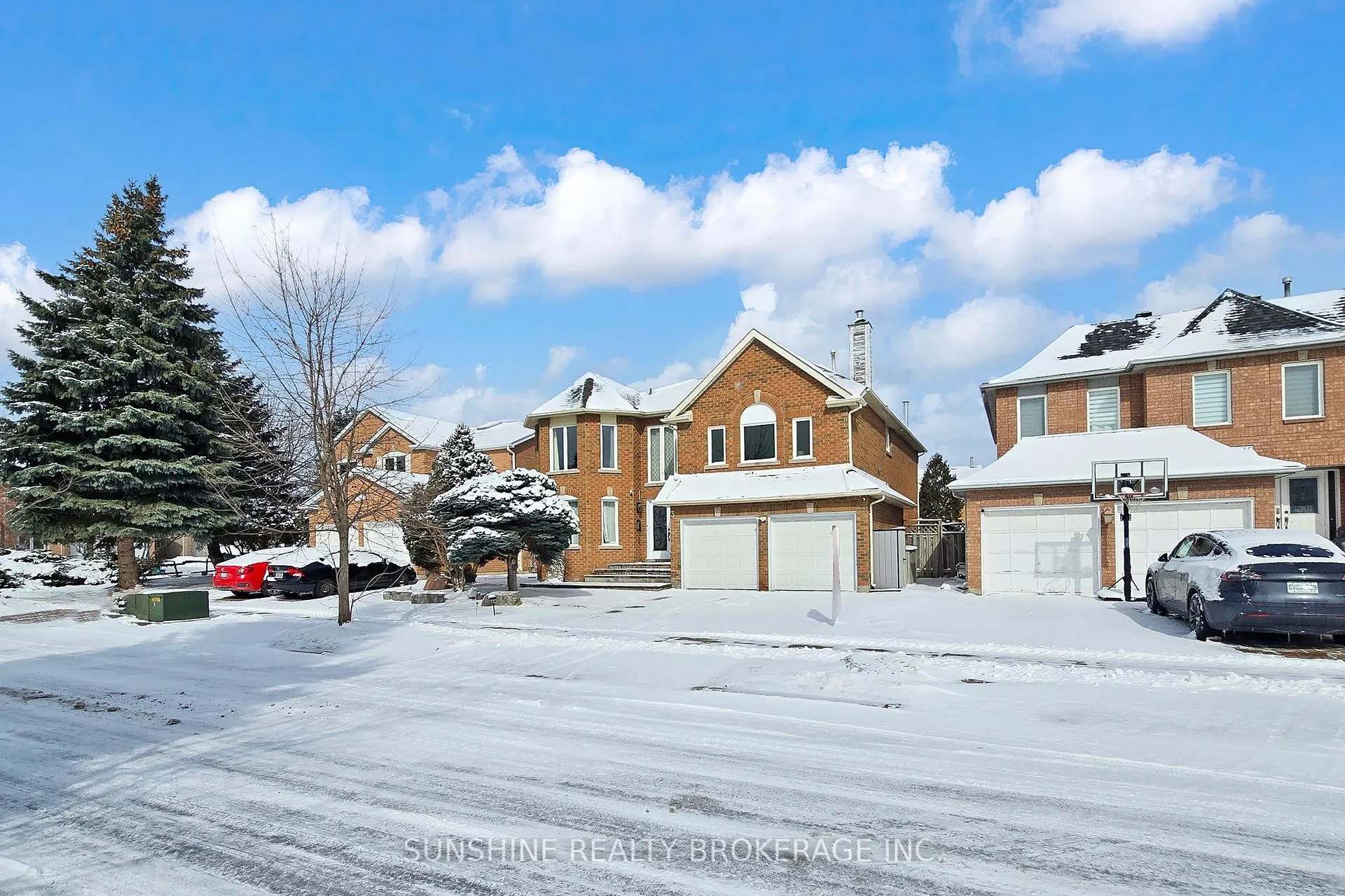 Photo 2 of 3 Cranleigh Drive, Markham, Unionville — HOMEH