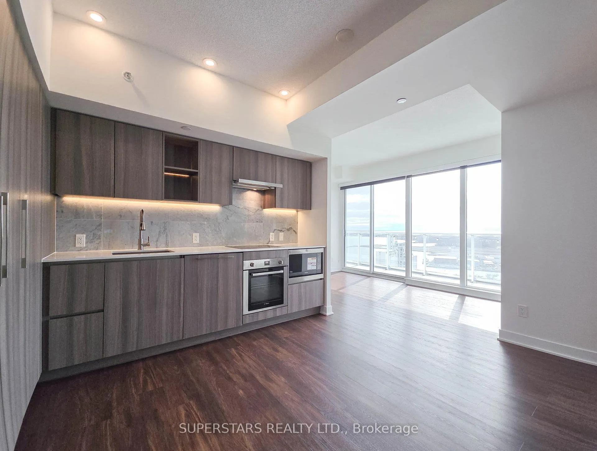 Photo 2 of Unit 2811, 19 Bathurst Street, Toronto, Waterfront Communities — HOMEH
