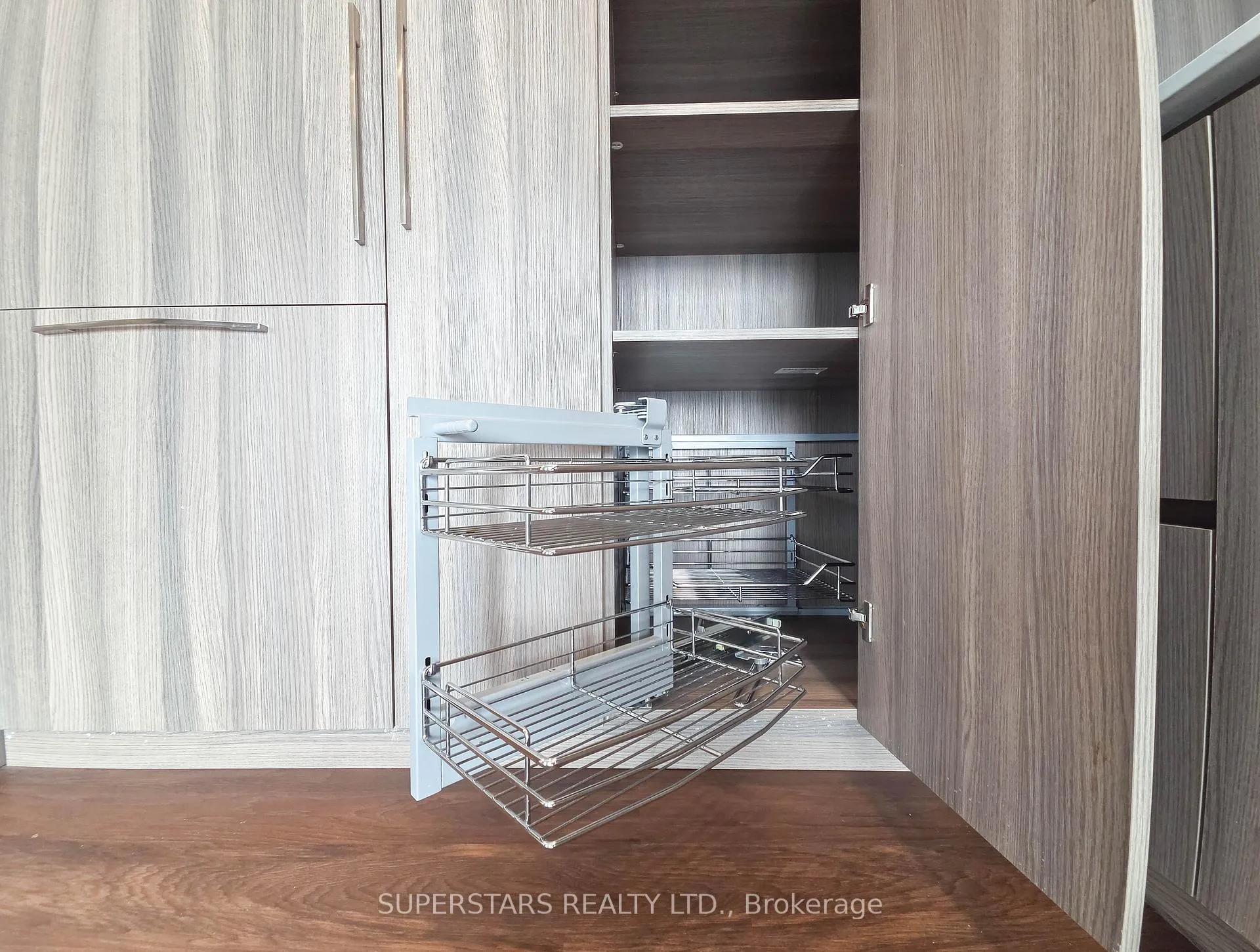 Photo 4 of Unit 2811, 19 Bathurst Street, Toronto, Waterfront Communities — HOMEH