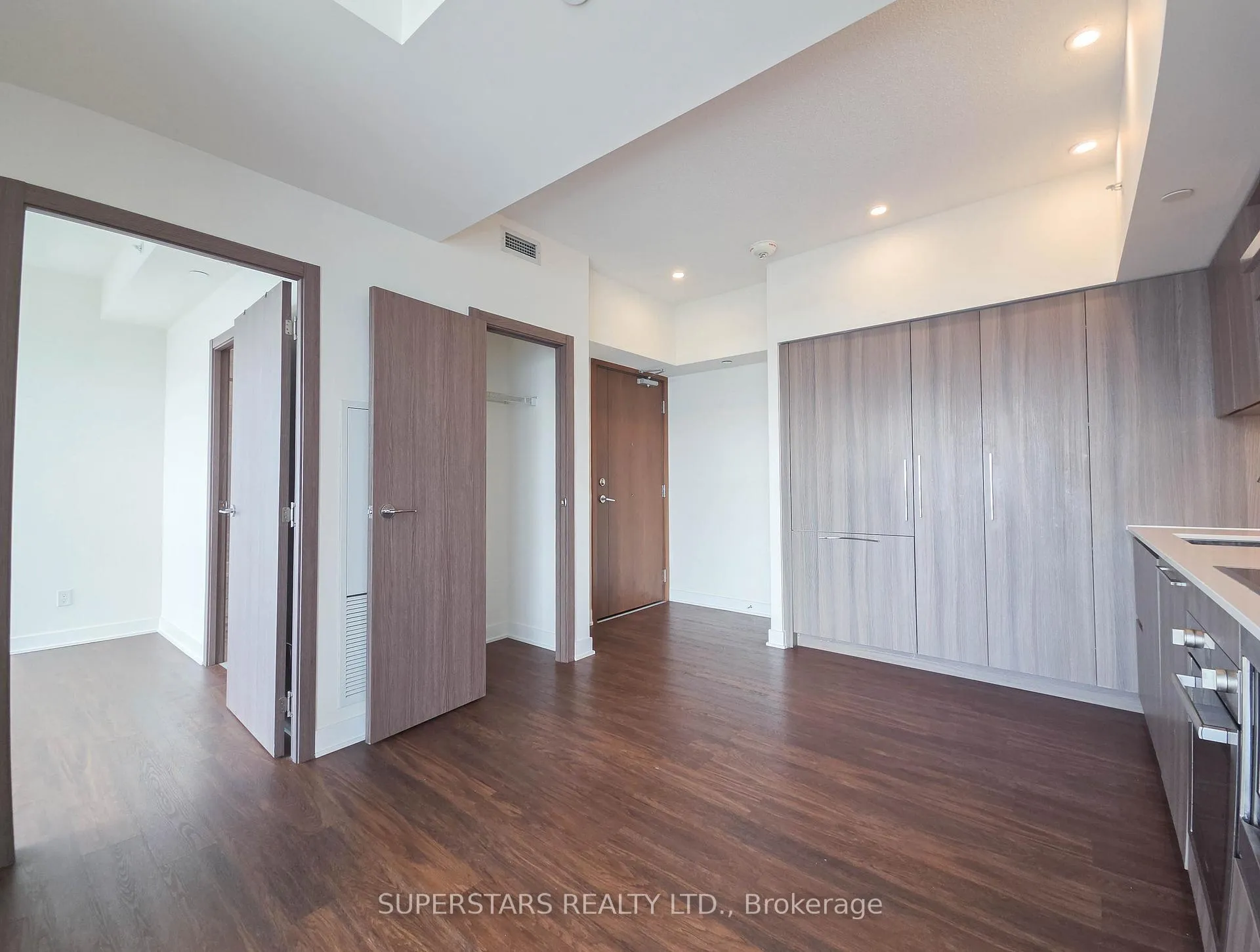 Photo 6 of Unit 2811, 19 Bathurst Street, Toronto, Waterfront Communities — HOMEH