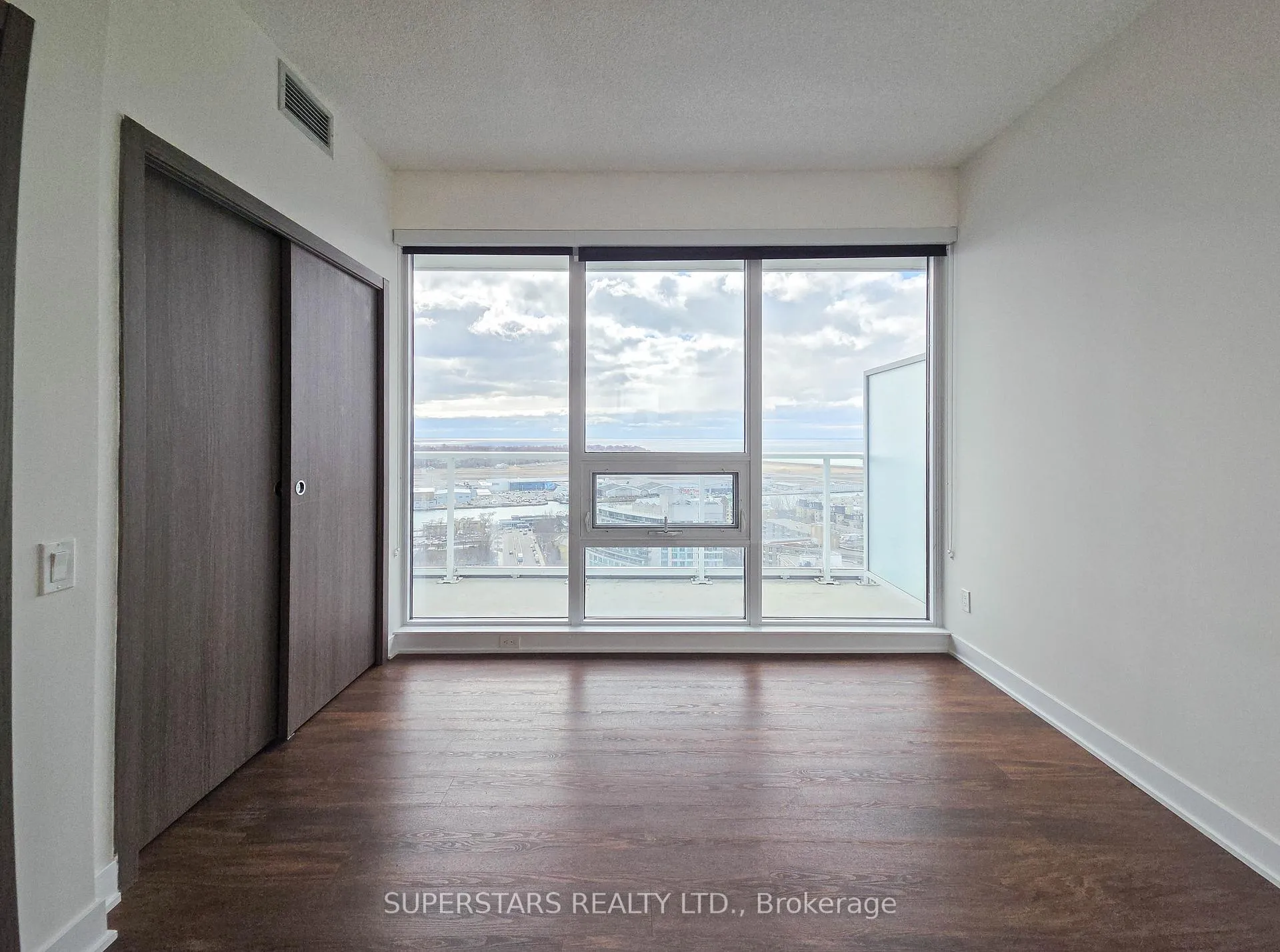 Photo 7 of Unit 2811, 19 Bathurst Street, Toronto, Waterfront Communities — HOMEH