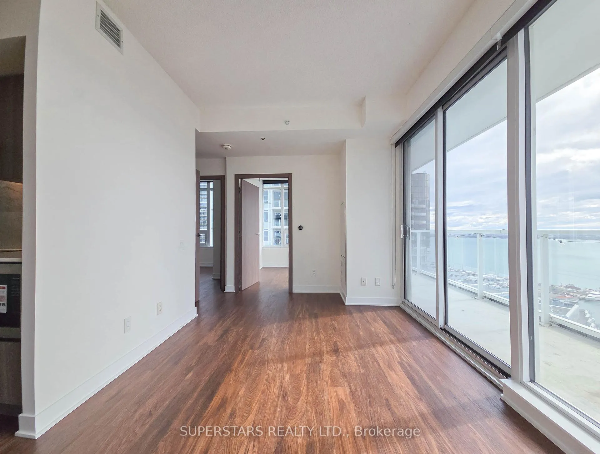 Photo 10 of Unit 2811, 19 Bathurst Street, Toronto, Waterfront Communities — HOMEH