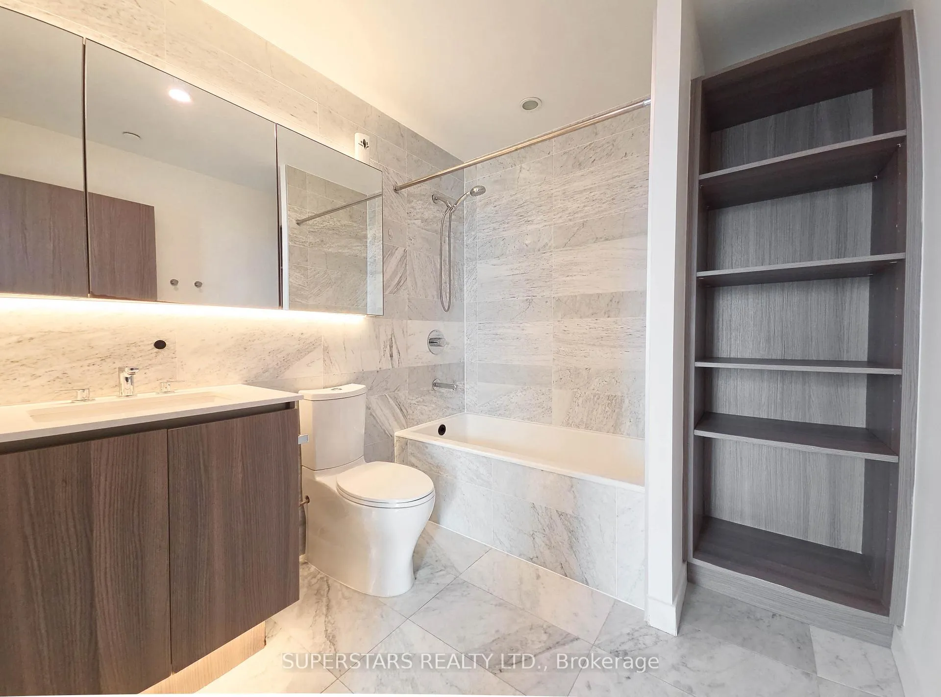 Photo 15 of Unit 2811, 19 Bathurst Street, Toronto, Waterfront Communities — HOMEH