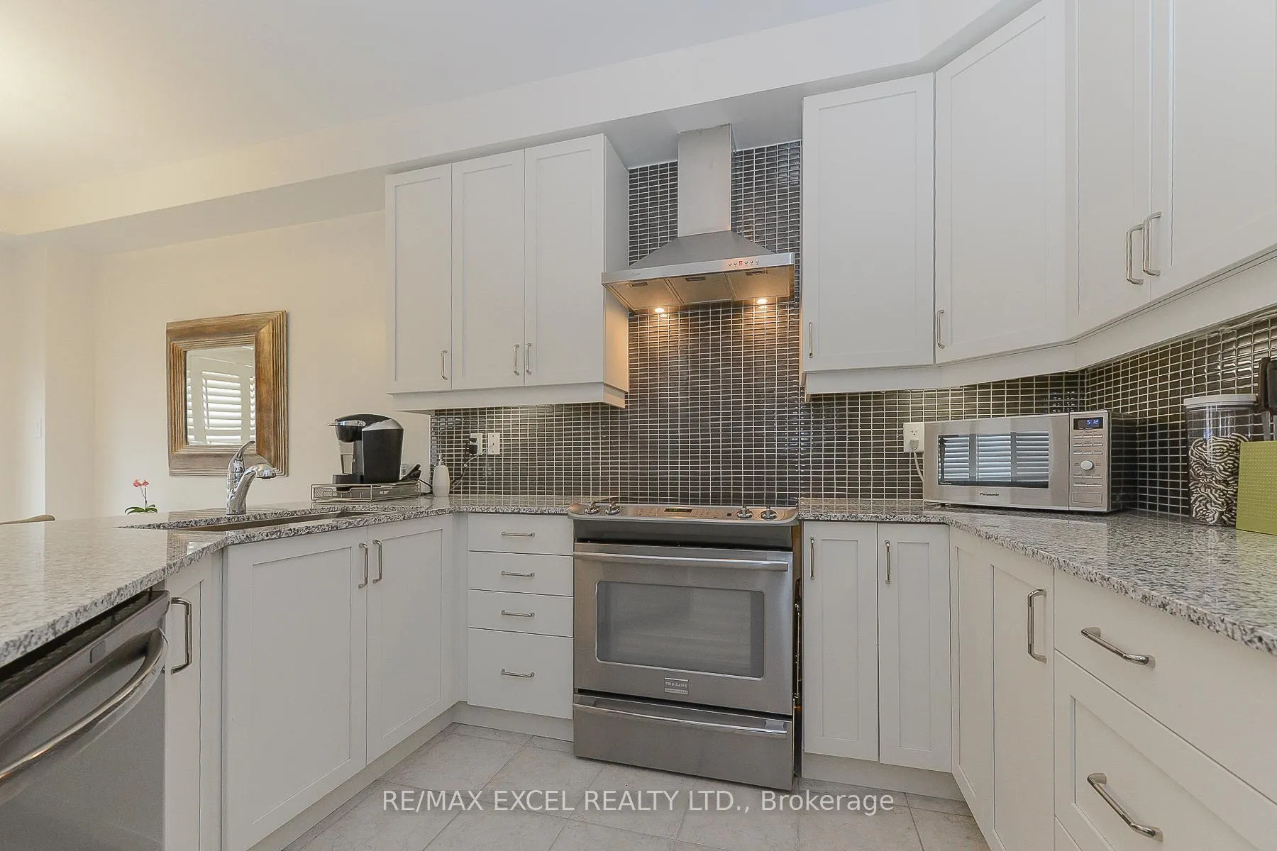 Photo 3 of 108 Rougeview Park Crescent, Markham, Greensborough — HOMEH