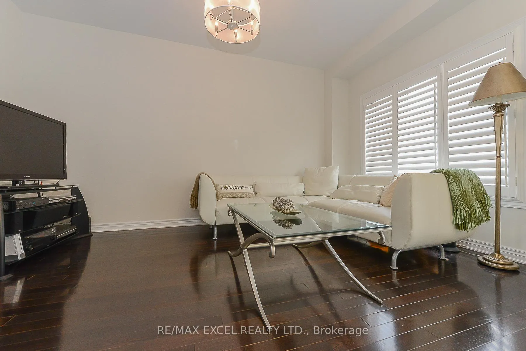 Photo 5 of 108 Rougeview Park Crescent, Markham, Greensborough — HOMEH