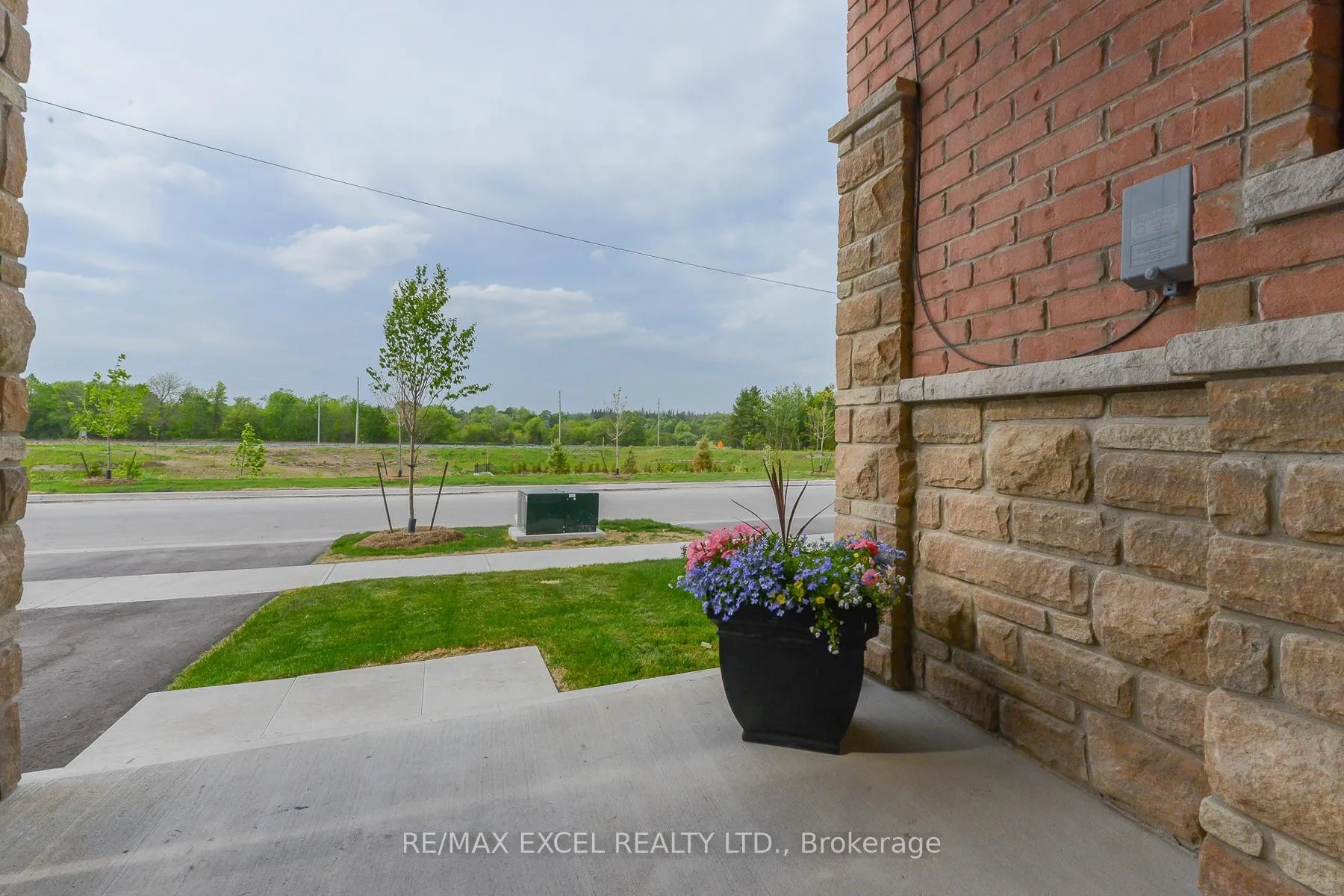 Photo 12 of 108 Rougeview Park Crescent, Markham, Greensborough — HOMEH