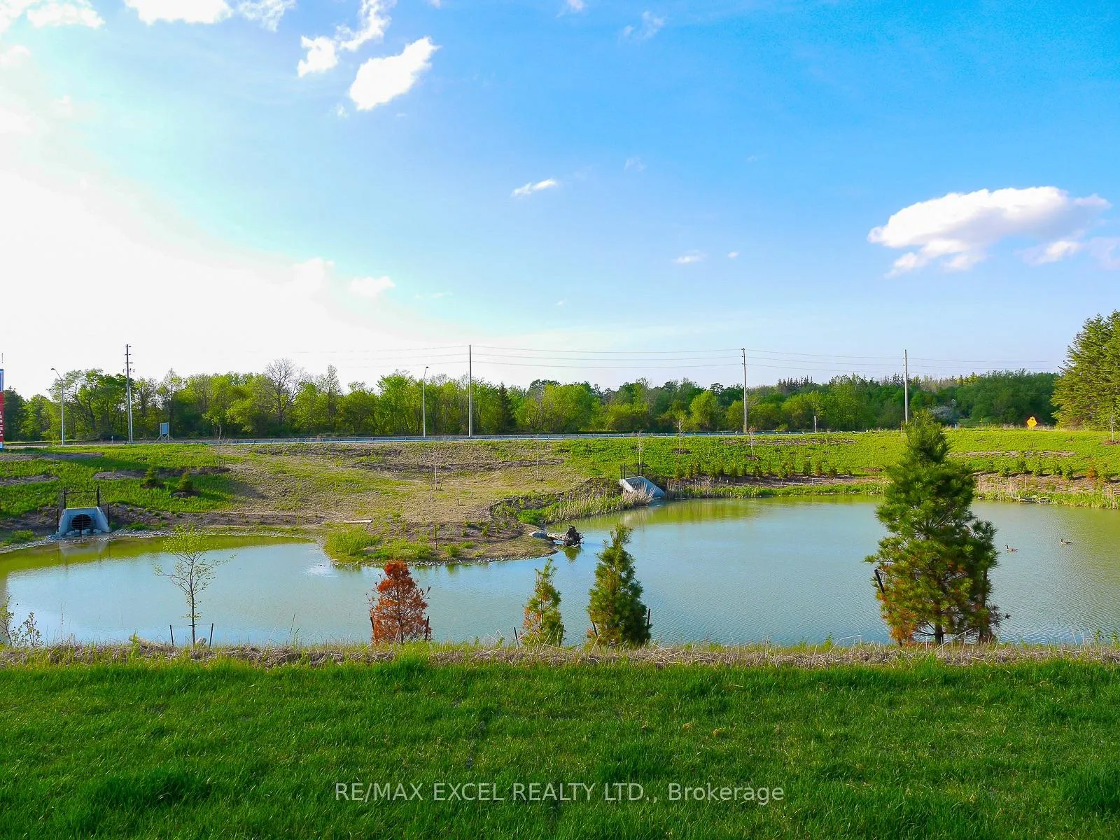 Photo 13 of 108 Rougeview Park Crescent, Markham, Greensborough — HOMEH
