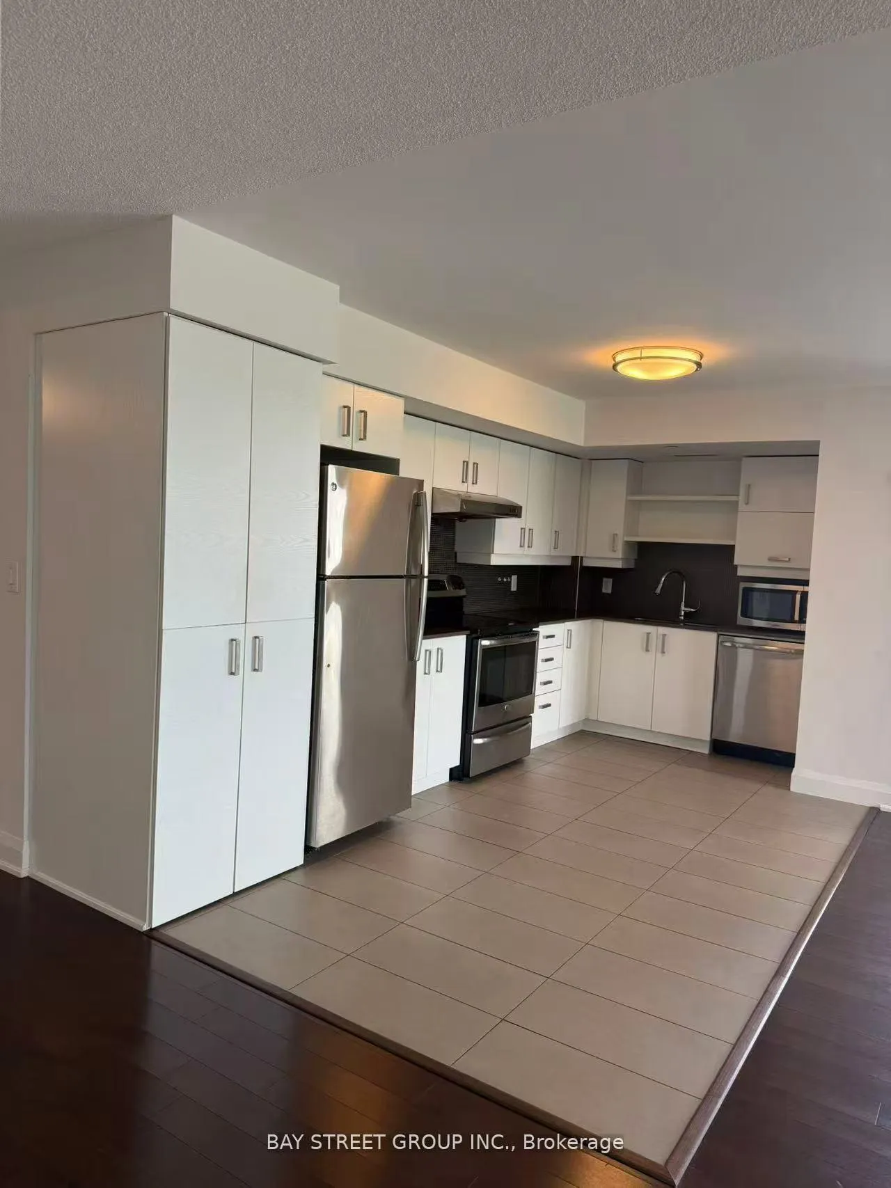 Photo 8 of Unit 902, 1 Uptown Drive, Markham, Unionville — HOMEH