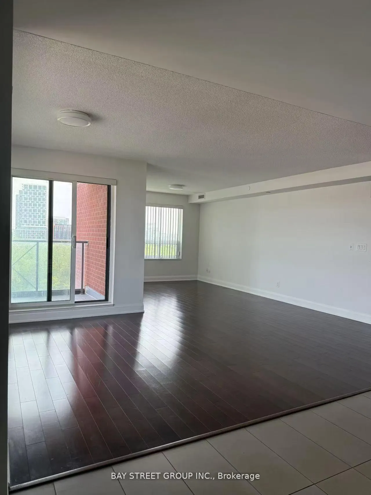 Photo 9 of Unit 902, 1 Uptown Drive, Markham, Unionville — HOMEH