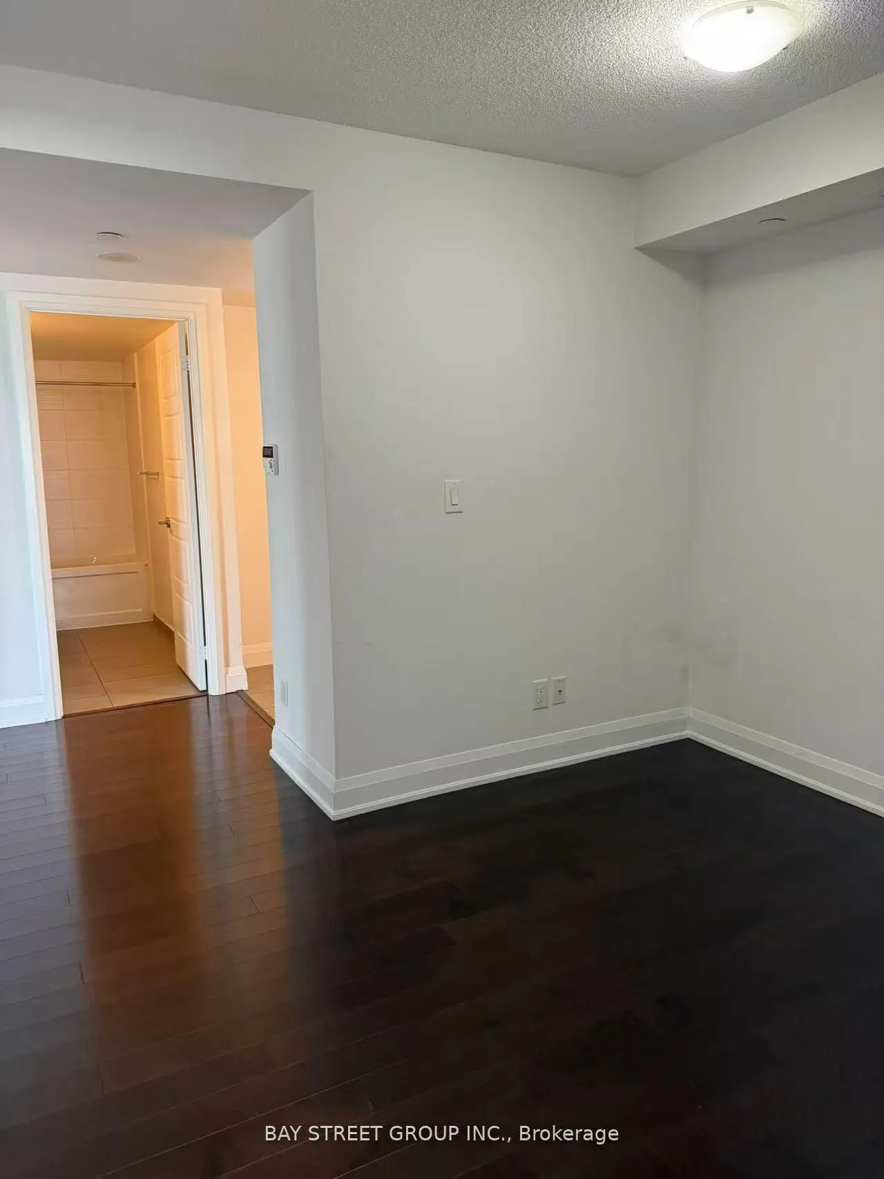 Photo 12 of Unit 902, 1 Uptown Drive, Markham, Unionville — HOMEH