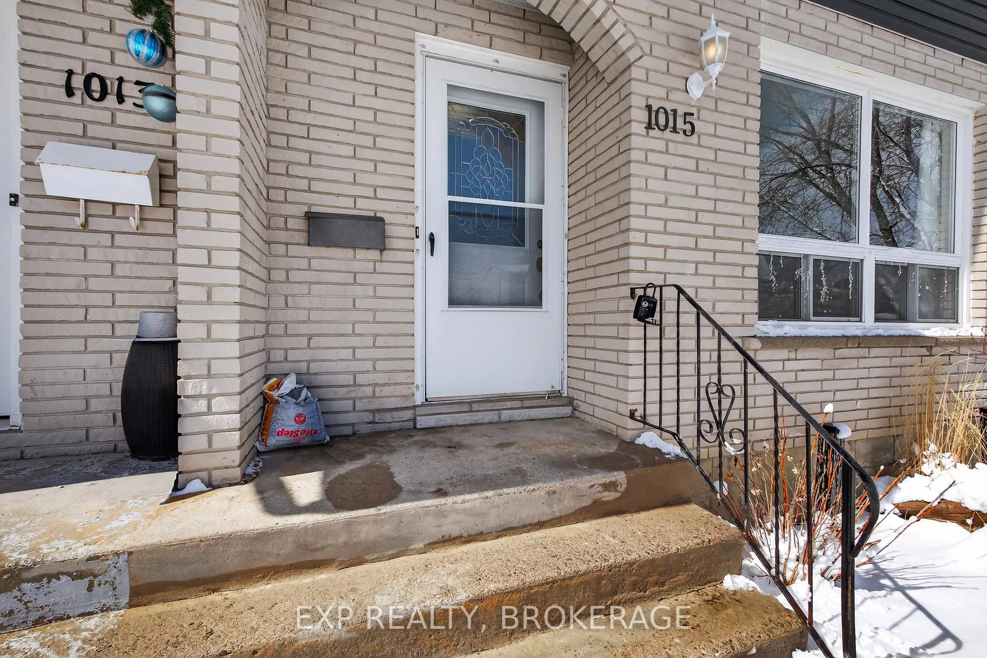 Photo 3 of 1015 Sprucewood Crescent, Kingston, City Northwest — HOMEH