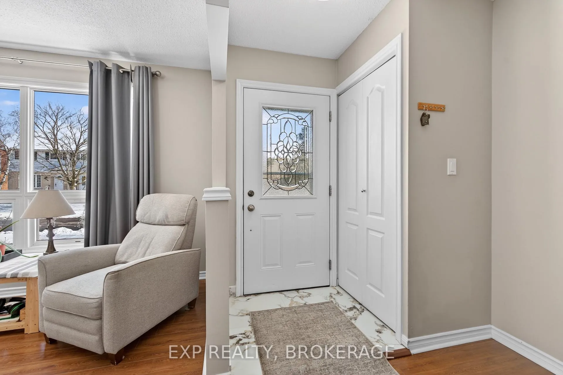 Photo 4 of 1015 Sprucewood Crescent, Kingston, City Northwest — HOMEH
