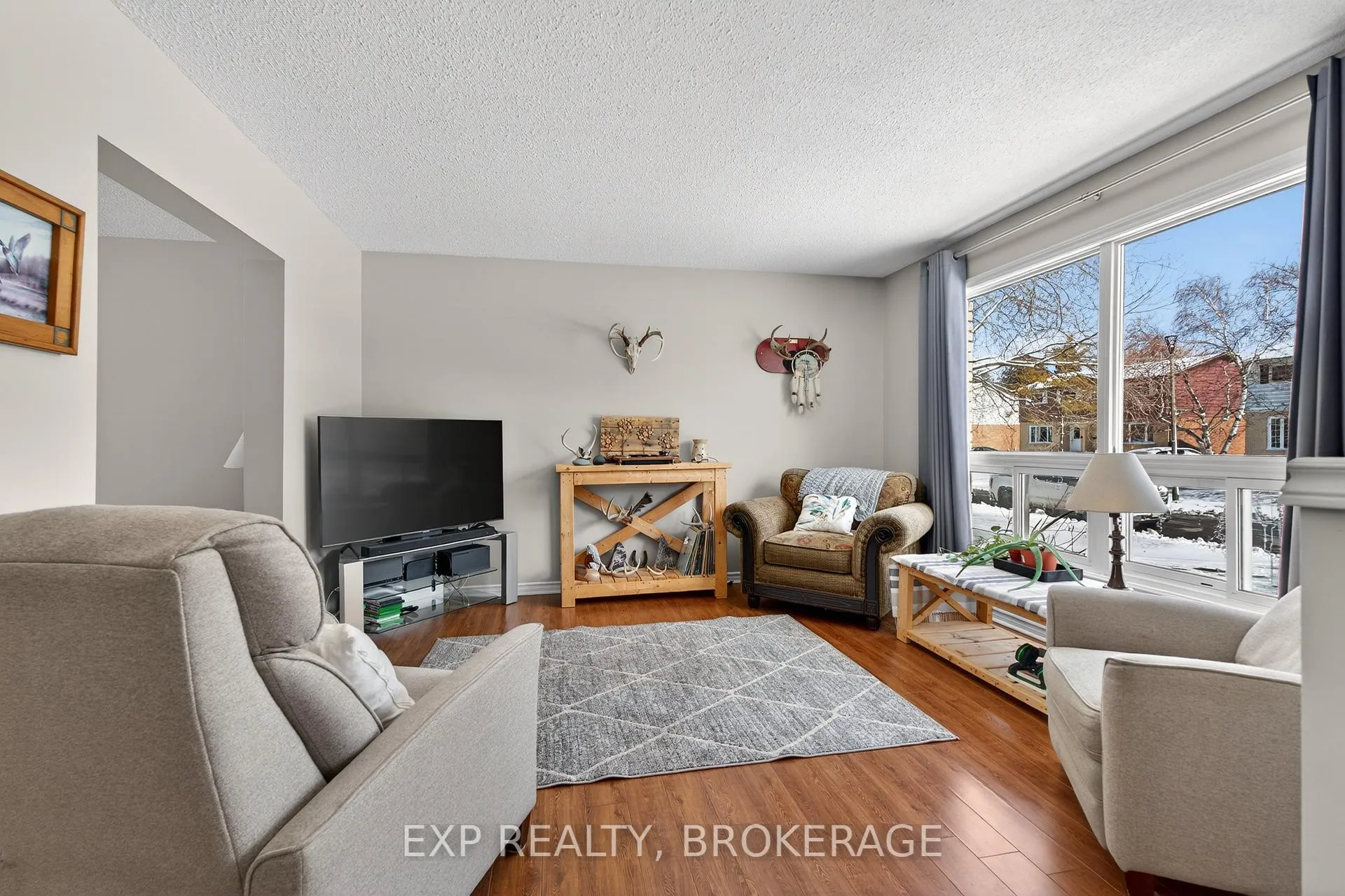 Photo 5 of 1015 Sprucewood Crescent, Kingston, City Northwest — HOMEH