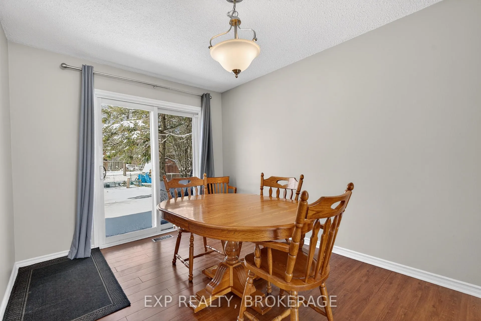 Photo 9 of 1015 Sprucewood Crescent, Kingston, City Northwest — HOMEH