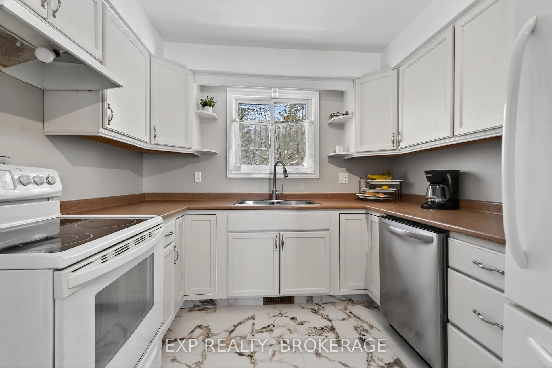 Photo 12 of 1015 Sprucewood Crescent, Kingston, City Northwest — HOMEH