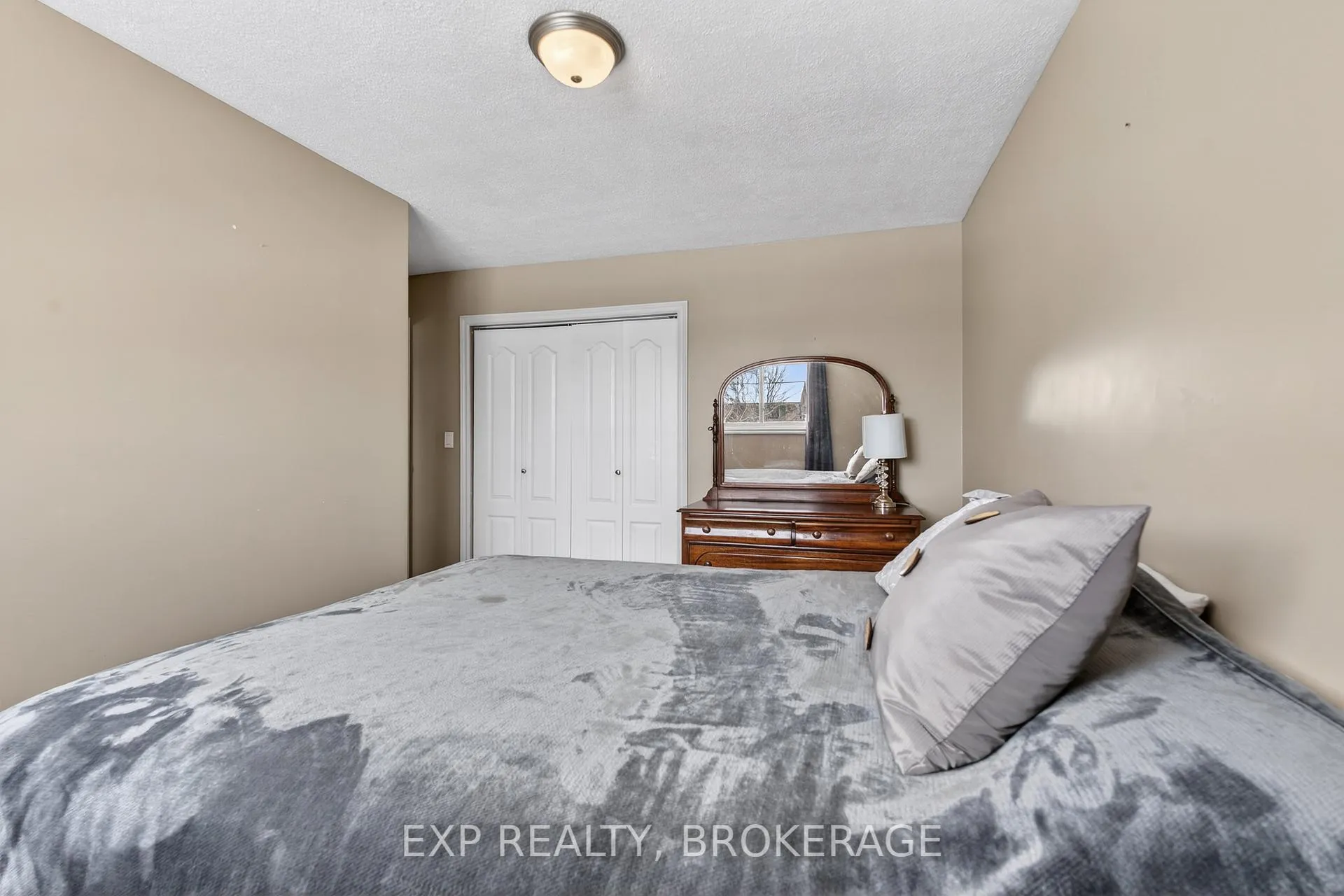 Photo 15 of 1015 Sprucewood Crescent, Kingston, City Northwest — HOMEH