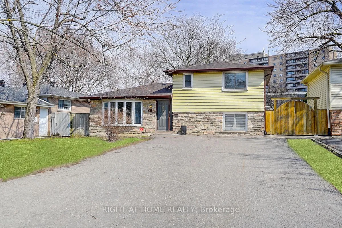 Photo 1 of 11 Tullamore Road, Brampton, Brampton East — HOMEH