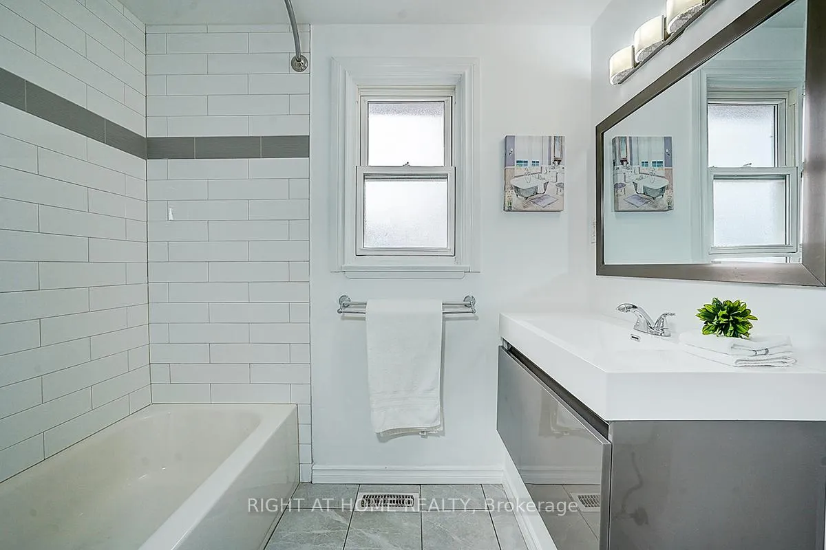 Photo 35 of 11 Tullamore Road, Brampton, Brampton East — HOMEH