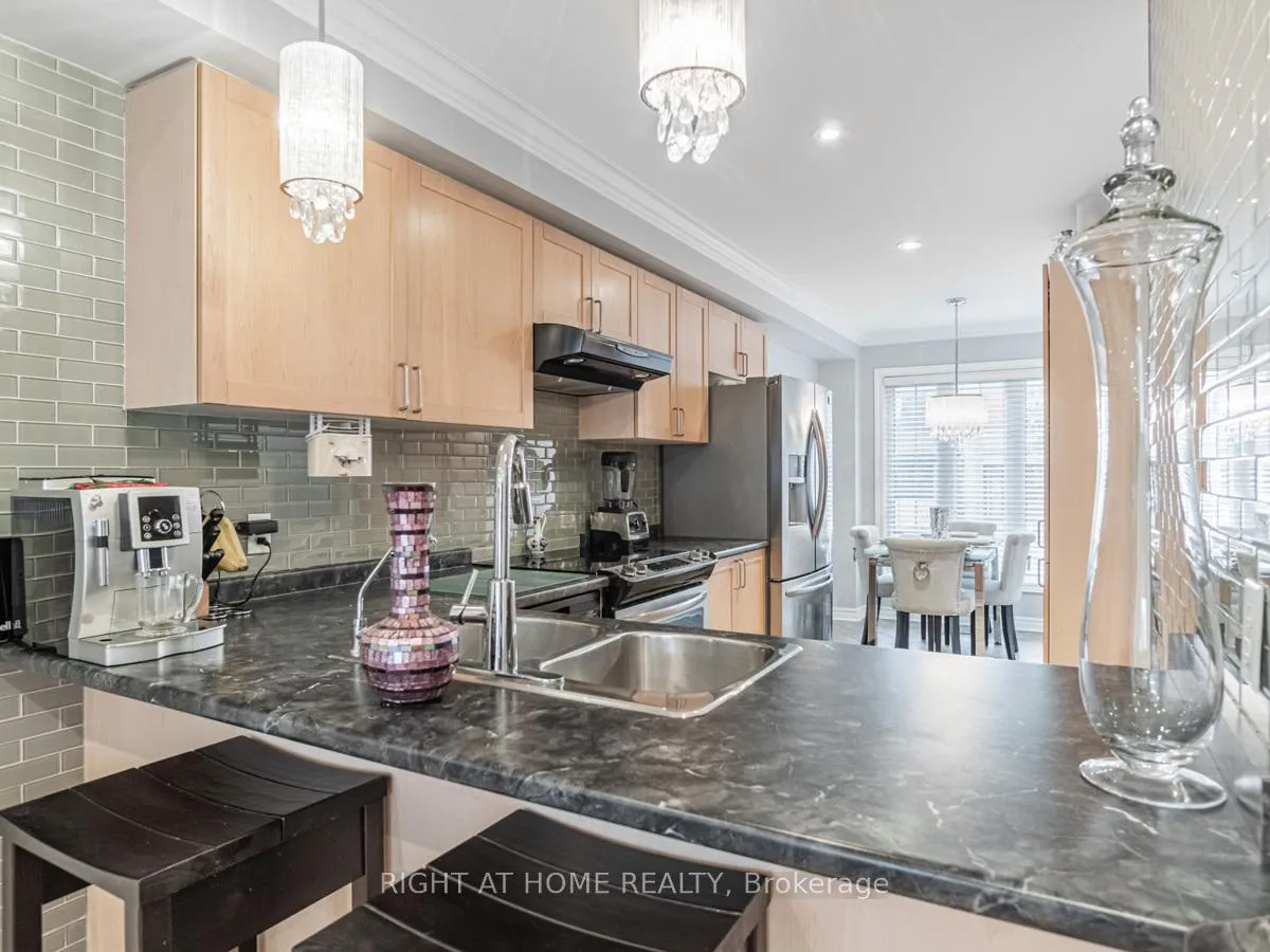 Photo 8 of 45 Rutland Street, Toronto, Corso Italia-Davenport — HOMEH