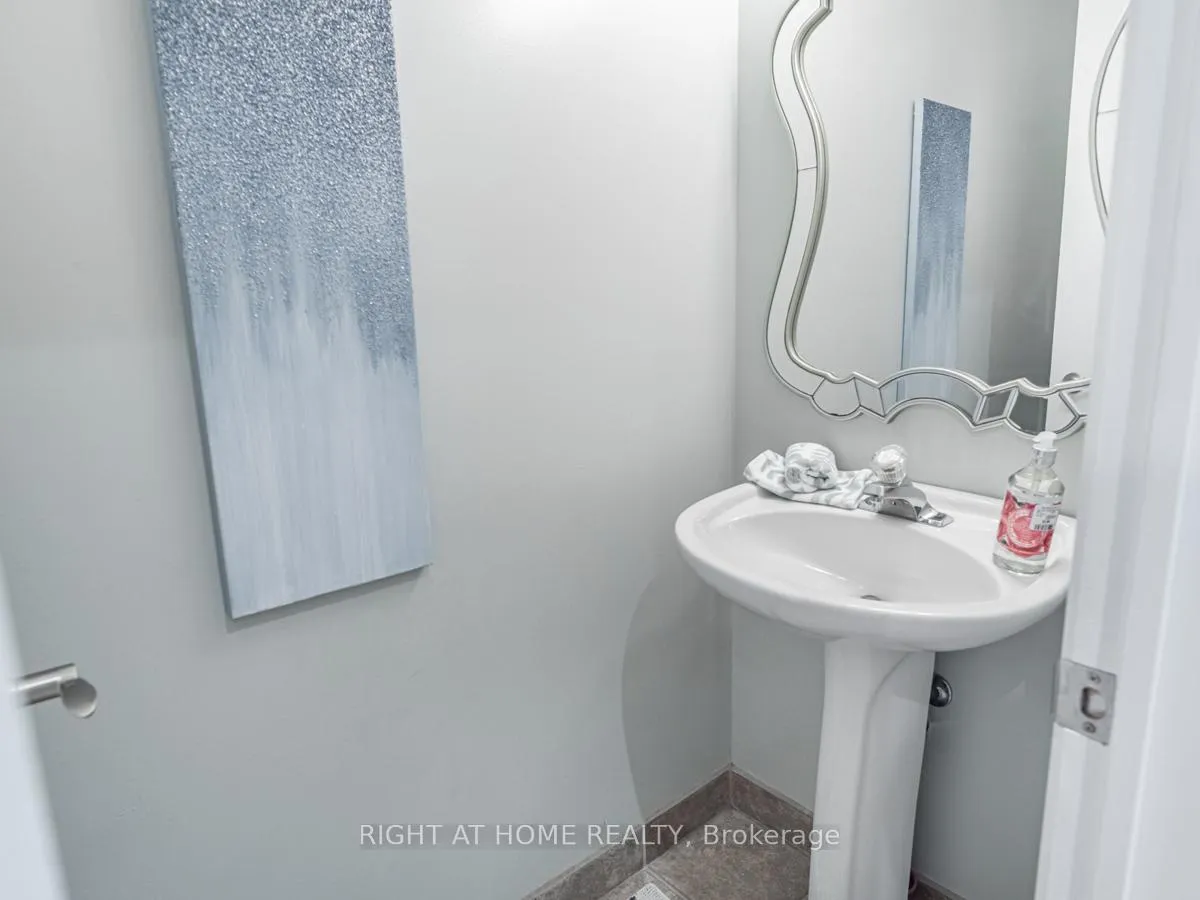 Photo 17 of 45 Rutland Street, Toronto, Corso Italia-Davenport — HOMEH