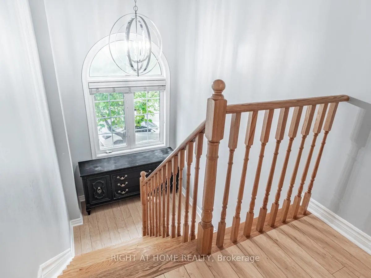 Photo 18 of 45 Rutland Street, Toronto, Corso Italia-Davenport — HOMEH