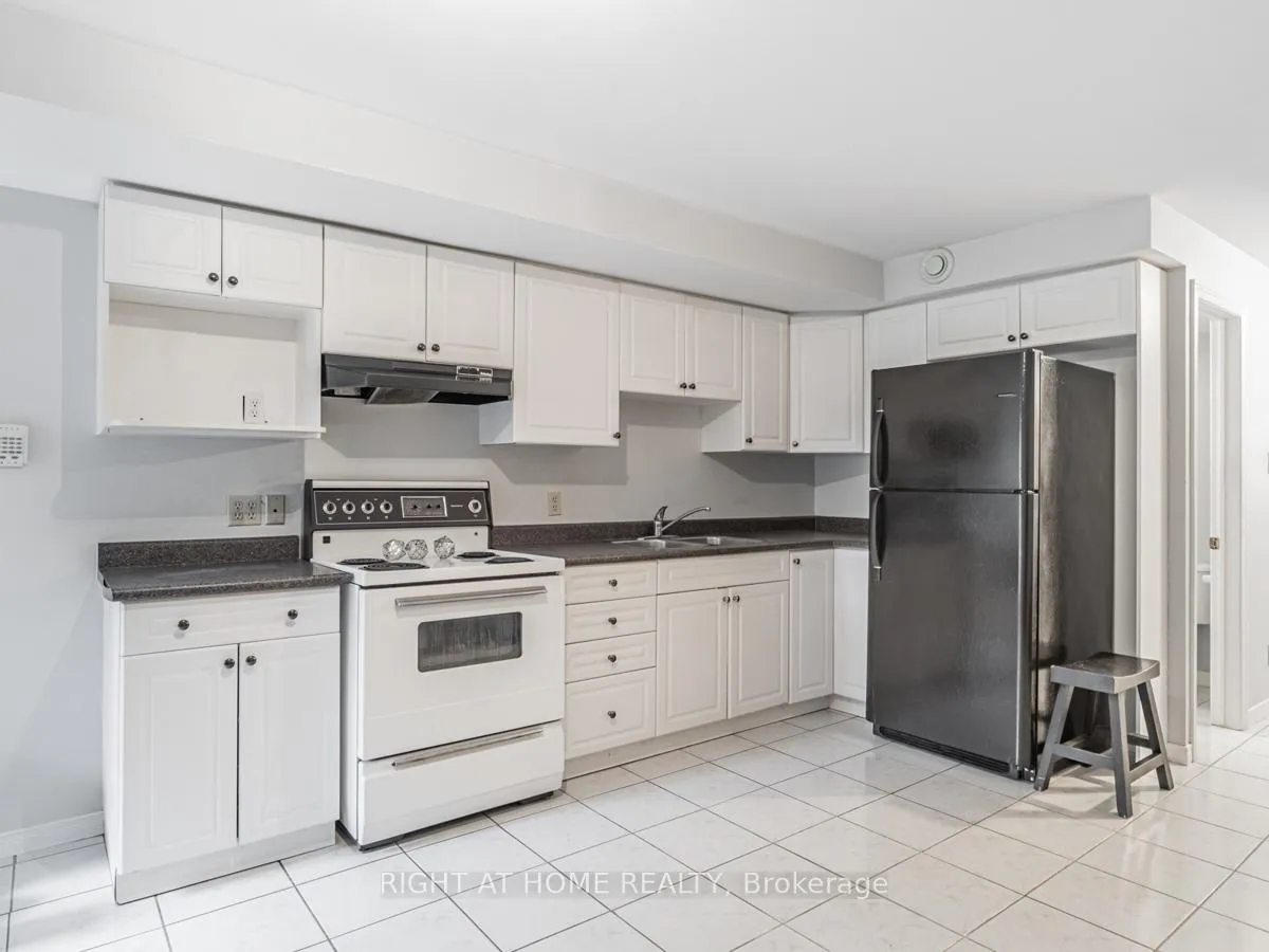 Photo 28 of 45 Rutland Street, Toronto, Corso Italia-Davenport — HOMEH