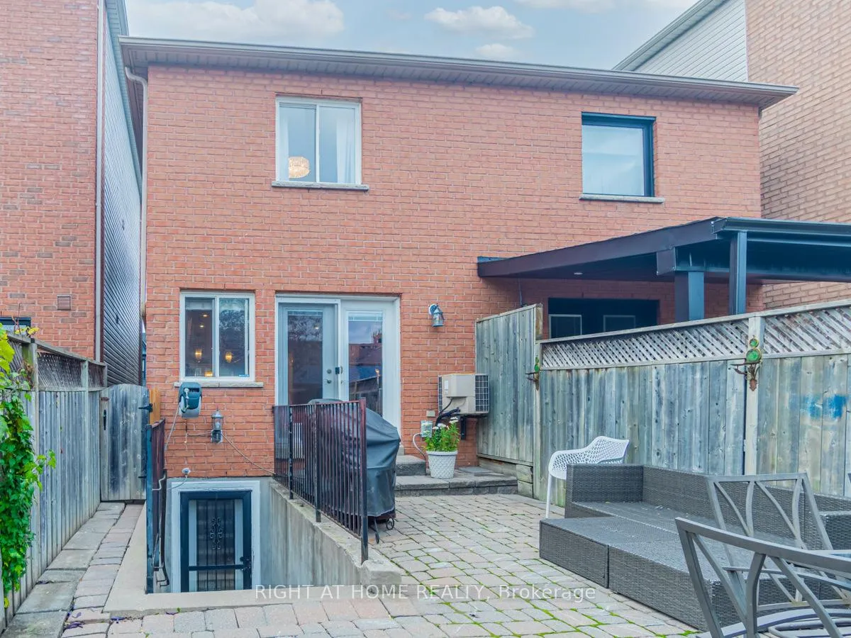 Photo 32 of 45 Rutland Street, Toronto, Corso Italia-Davenport — HOMEH