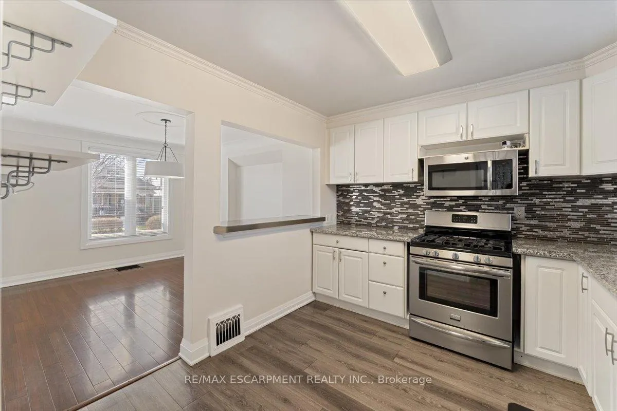 Photo 9 of 370 Paling Avenue, Hamilton, Homeside — HOMEH